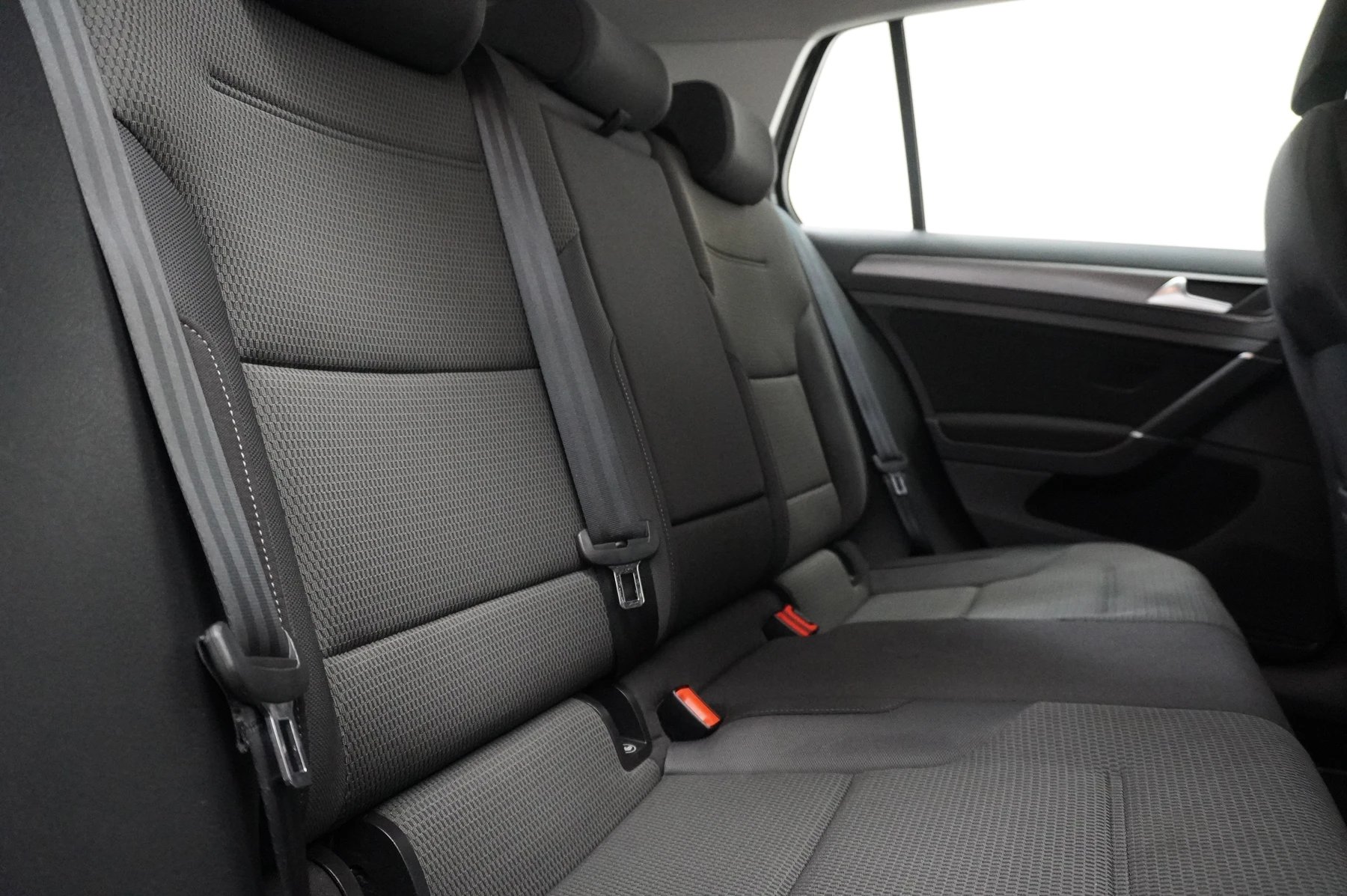 Volkswagen-Golf-image-12