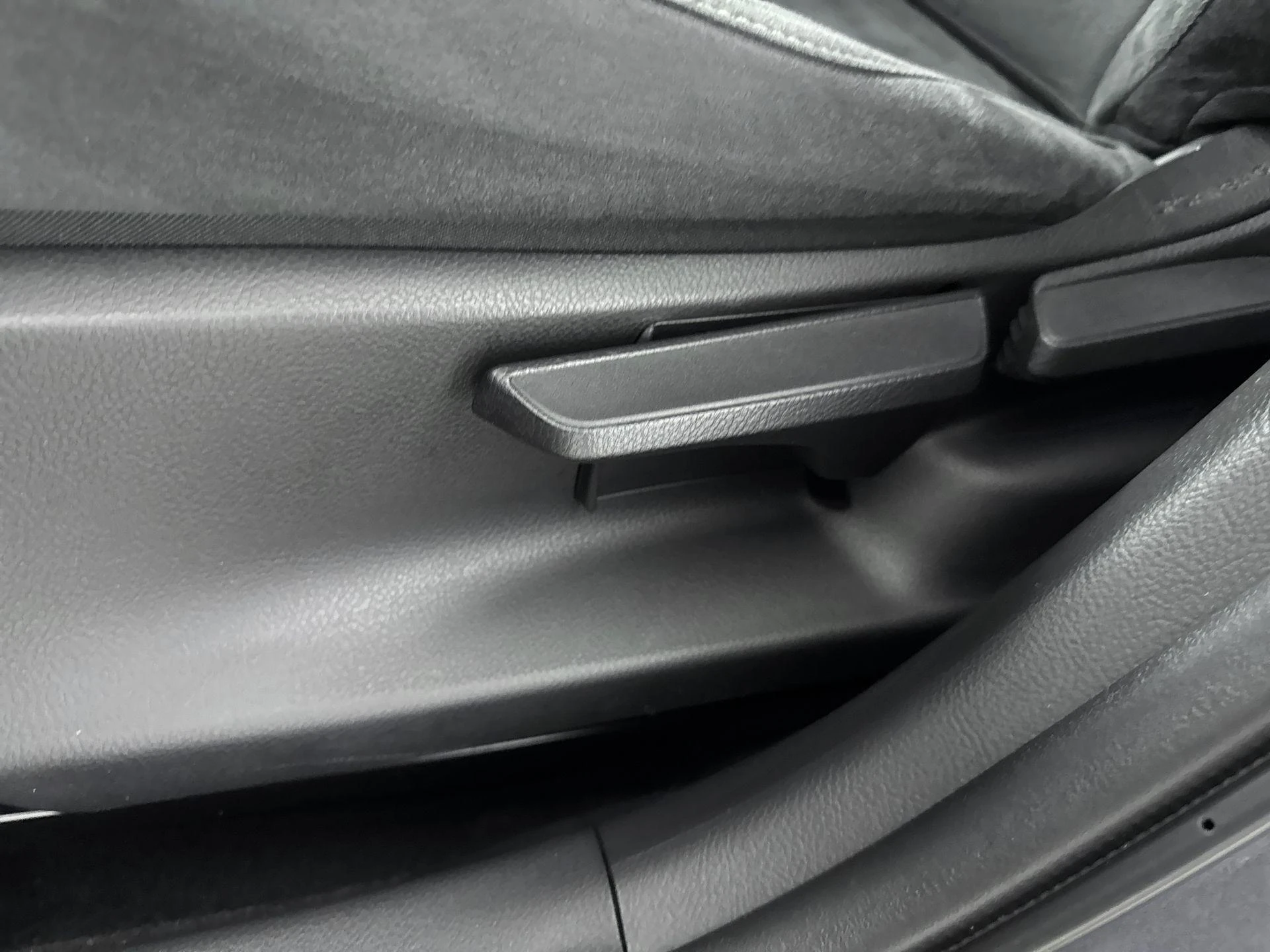 Lexus-UX-image-20