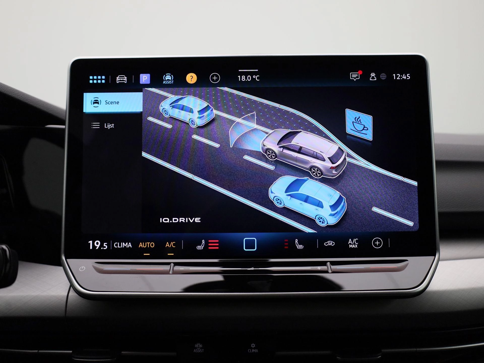 Volkswagen-Golf-image-26