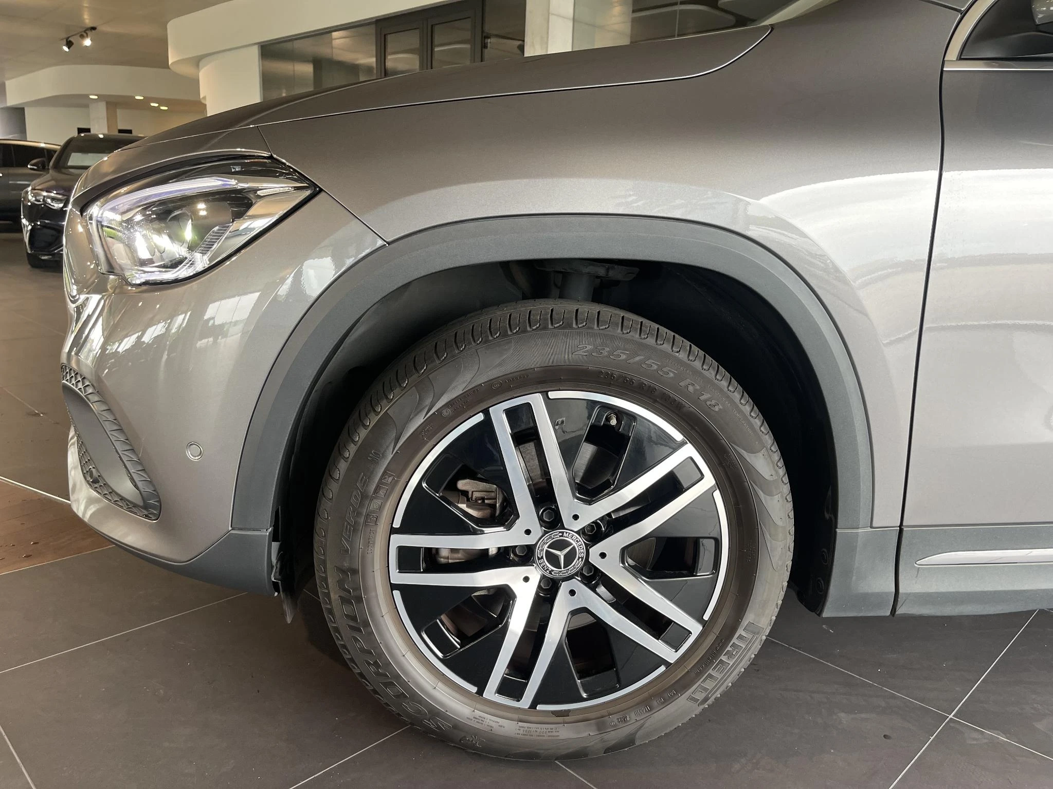 Mercedes-Benz GLA 200 Luxury Line + MULTIBEAM LED + PANO DAK + CARPLAY + TREKHAAK +