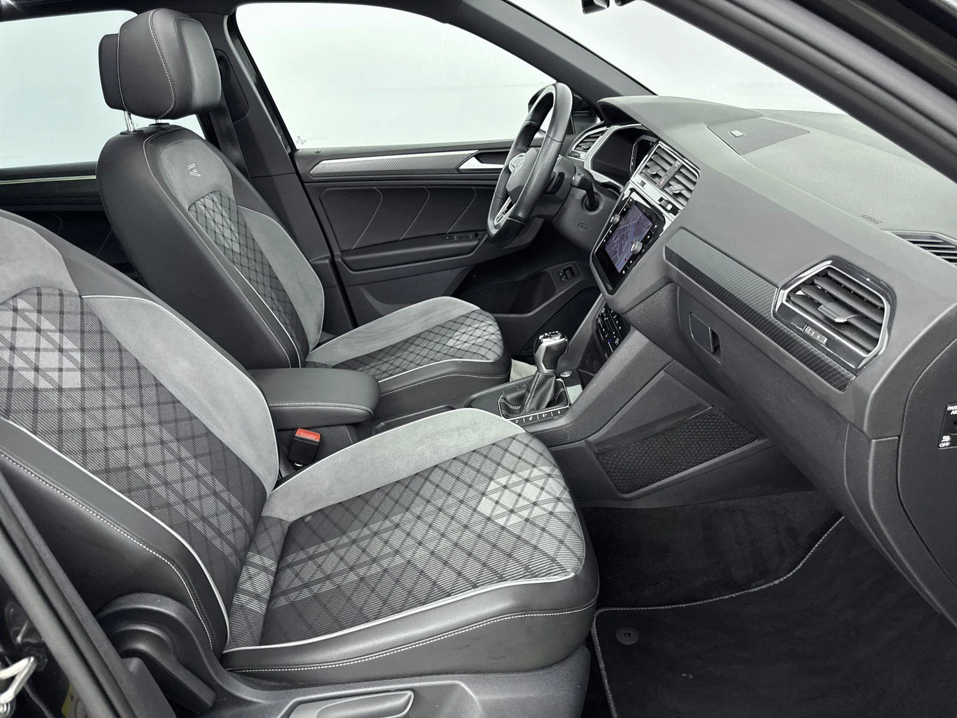 Volkswagen-Tiguan-image-29
