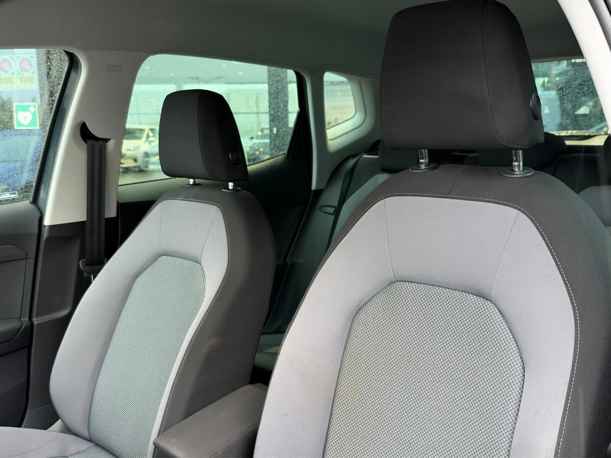 SEAT-Arona-image-2