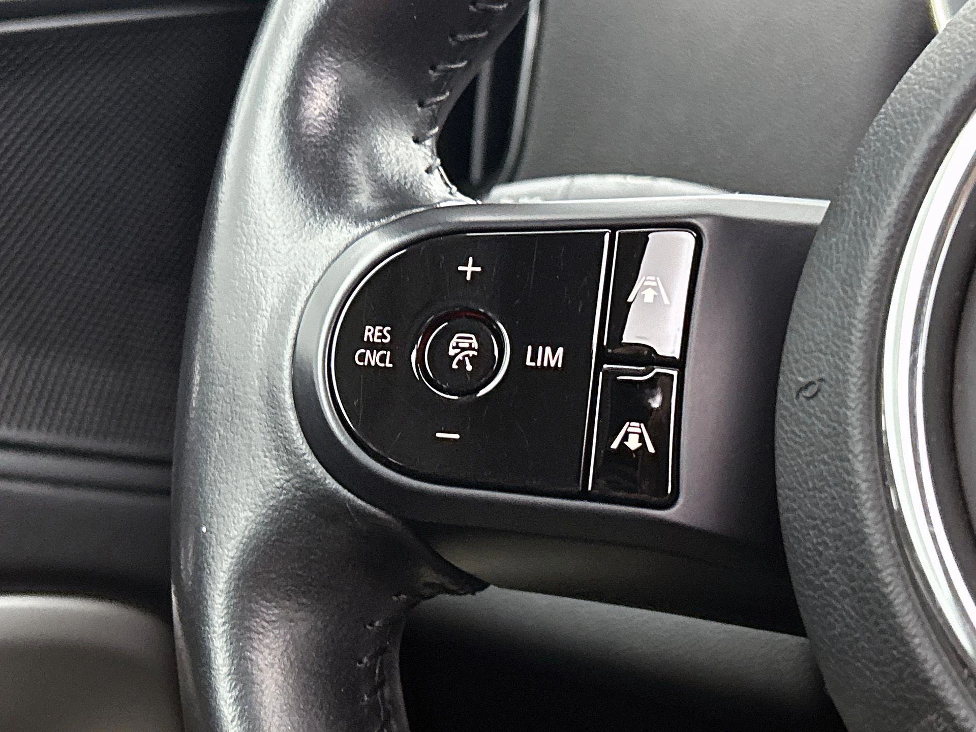 MINI-Countryman-image-7