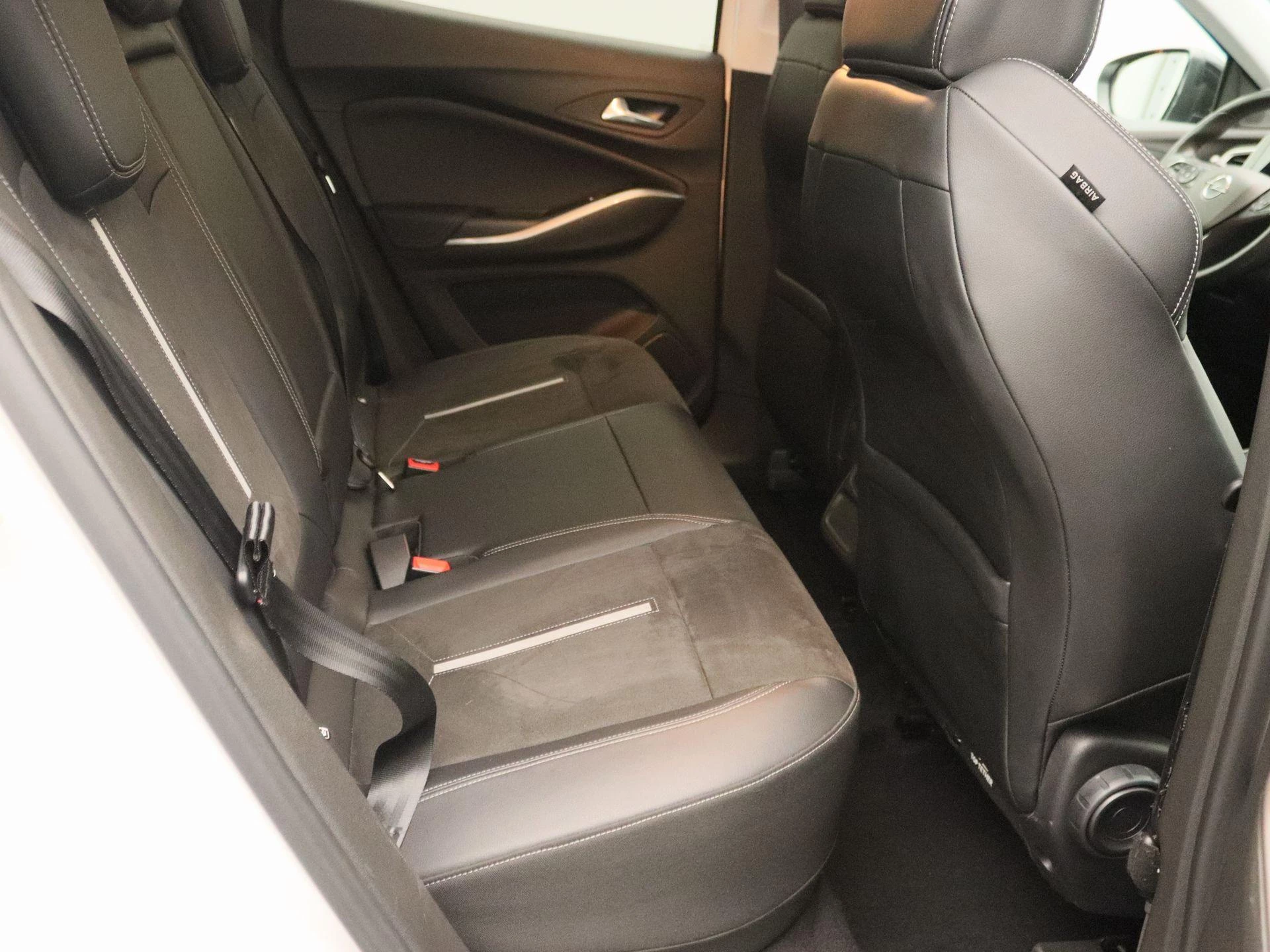 Opel-Grandland-image-27