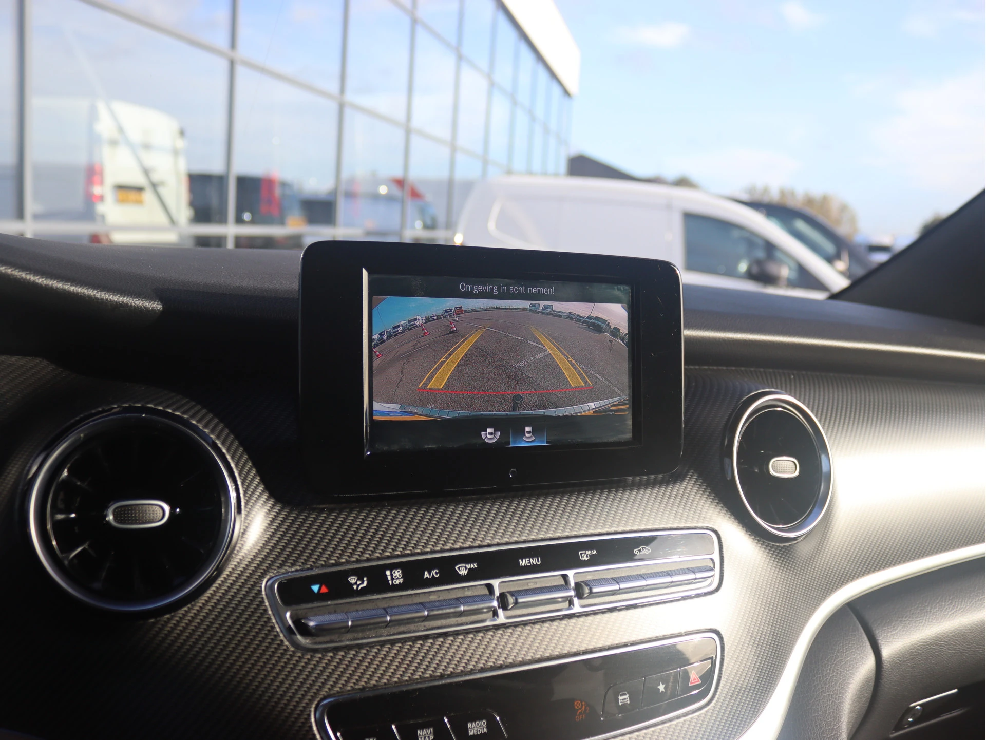 Mercedes-Benz-V-Klasse-image-10