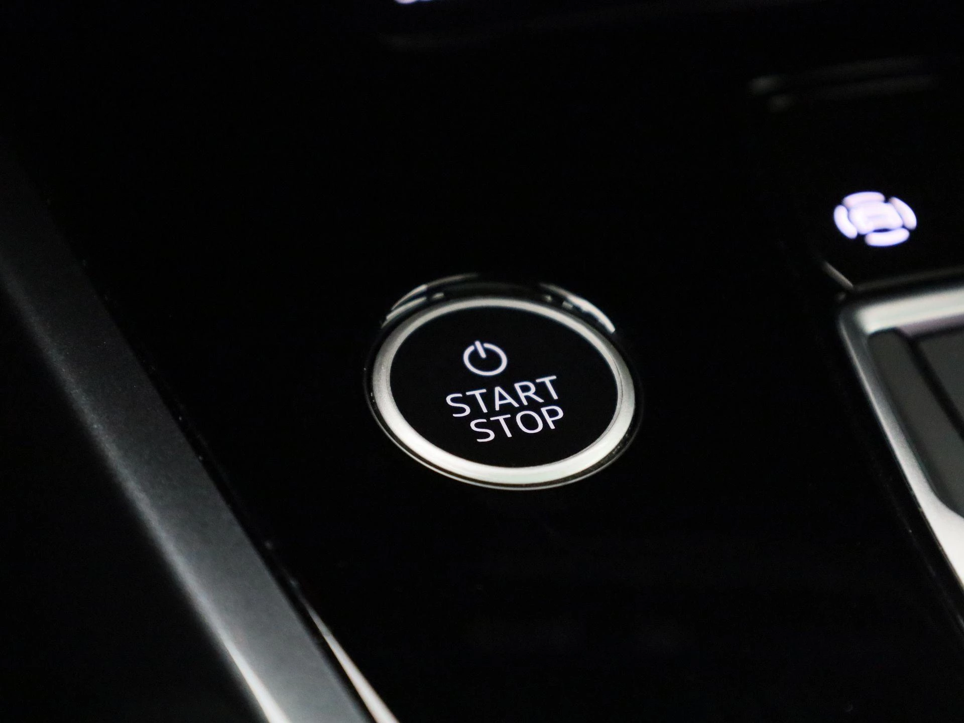 Audi-Q4 e-tron-image-21