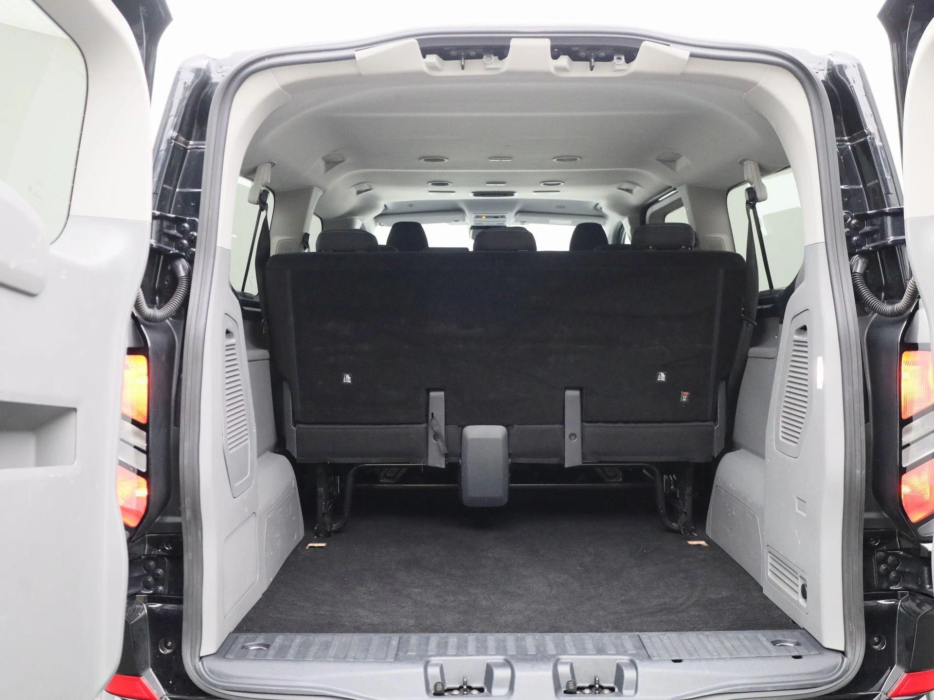 Ford Transit Custom 340 2.5 PHEV L2H1 Limited
