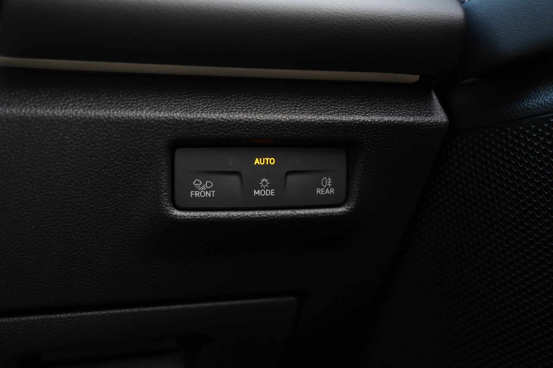 Volkswagen-Tiguan-image-22