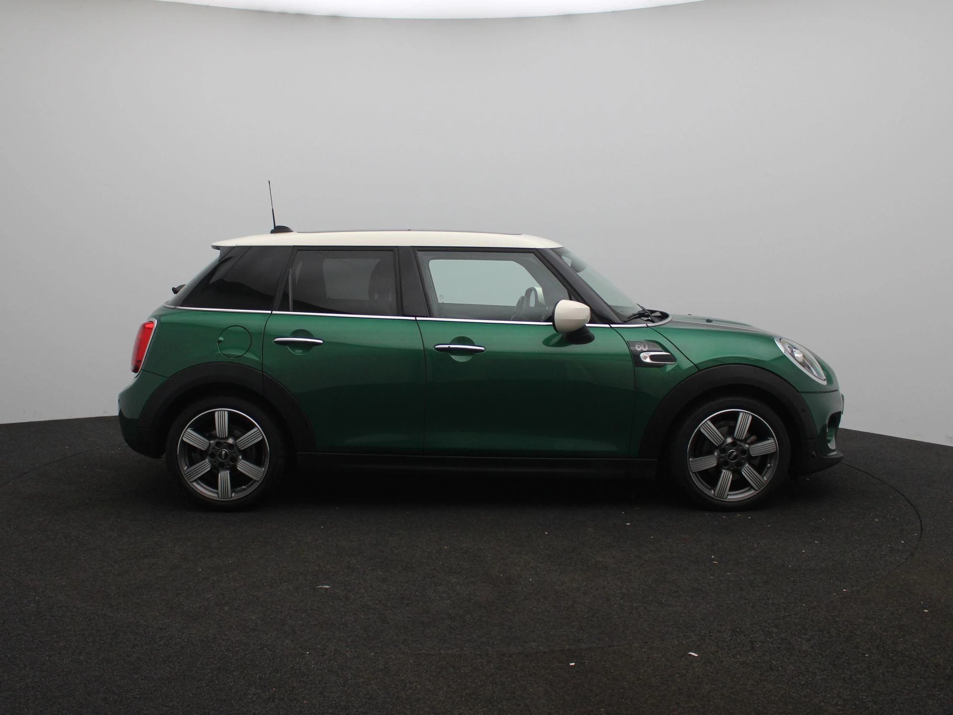 MINI-Cooper-image-6
