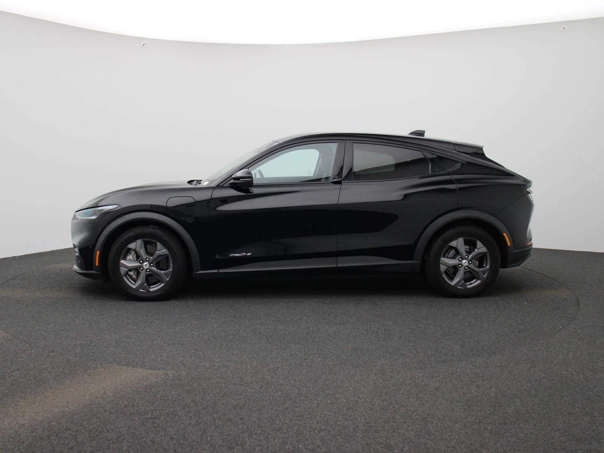 Ford-Mustang Mach-E-image-3