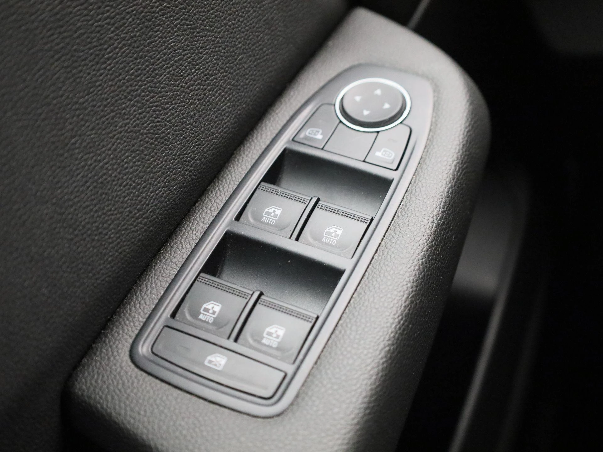 Renault-Clio-image-26