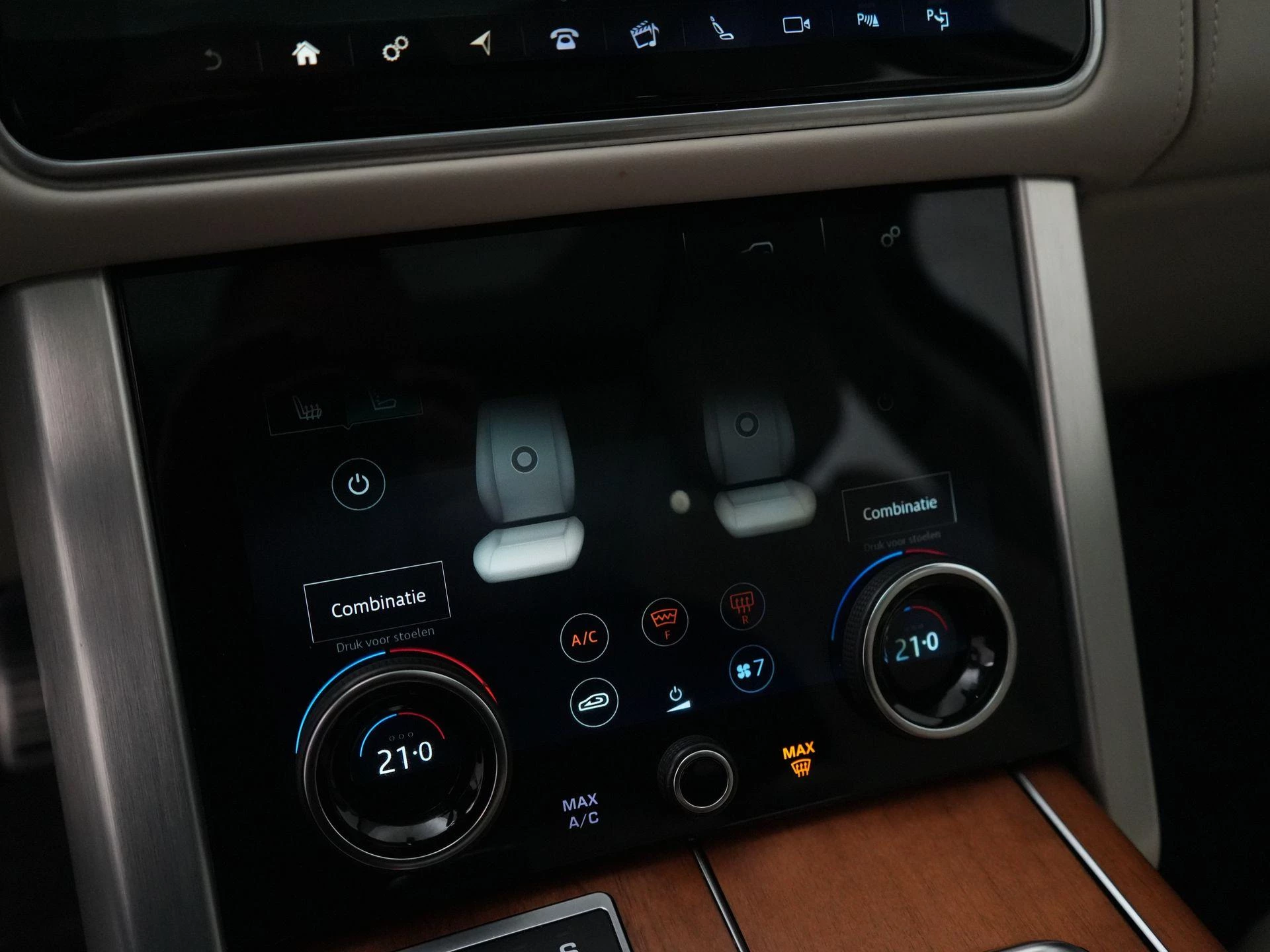 Land Rover-Range Rover-image-18