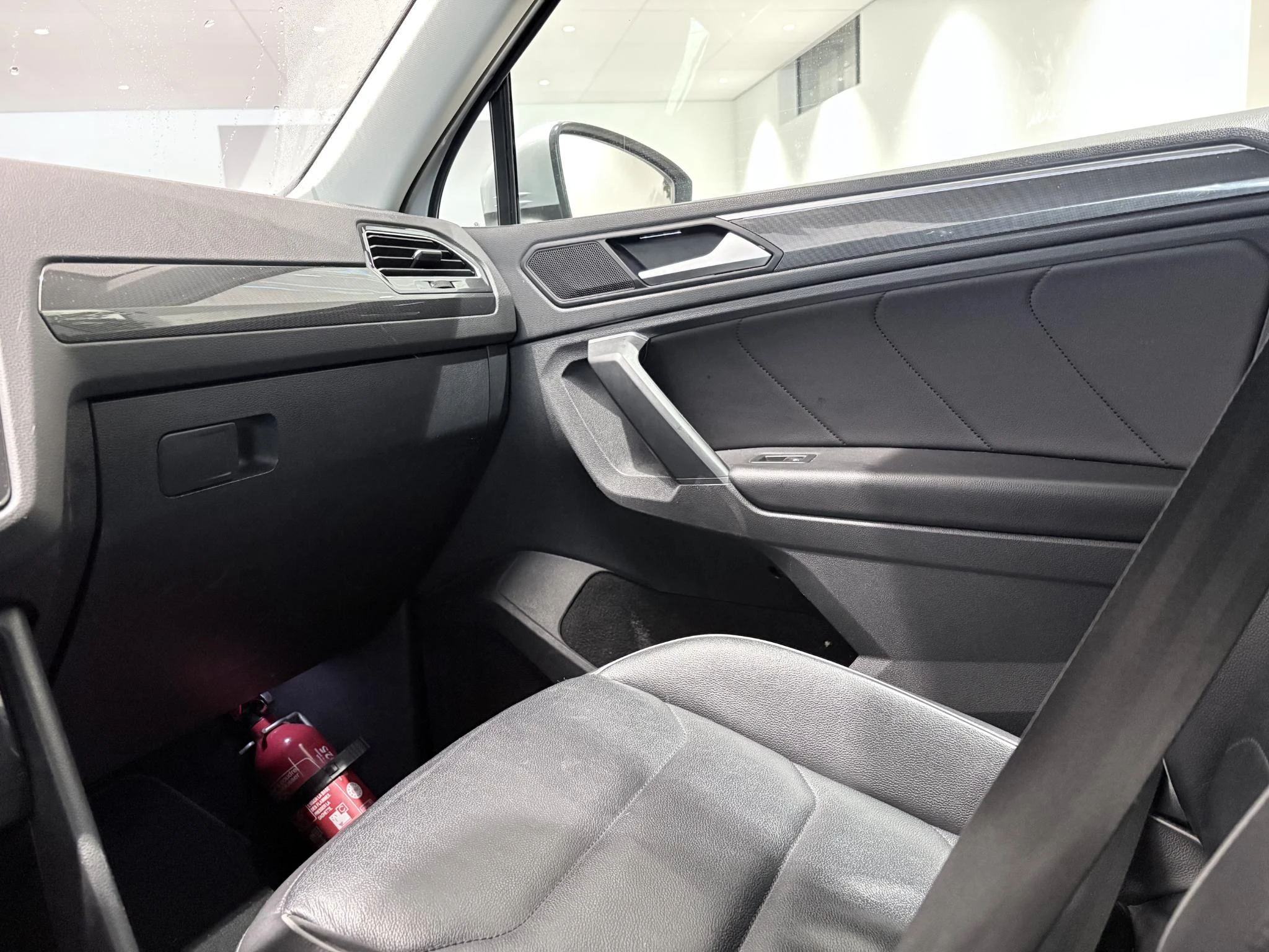 Volkswagen-Tiguan-image-29