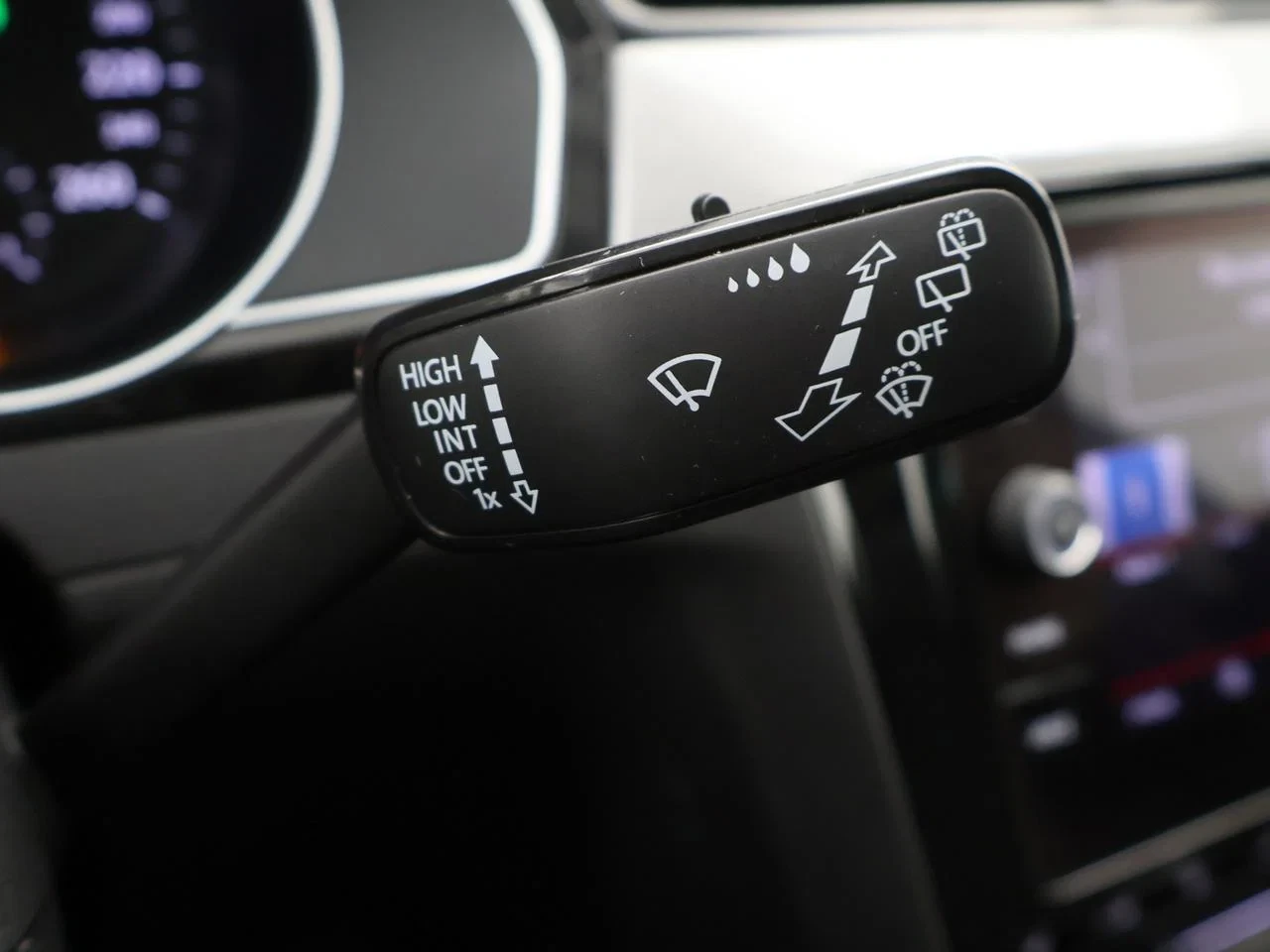Volkswagen-Passat-image-18