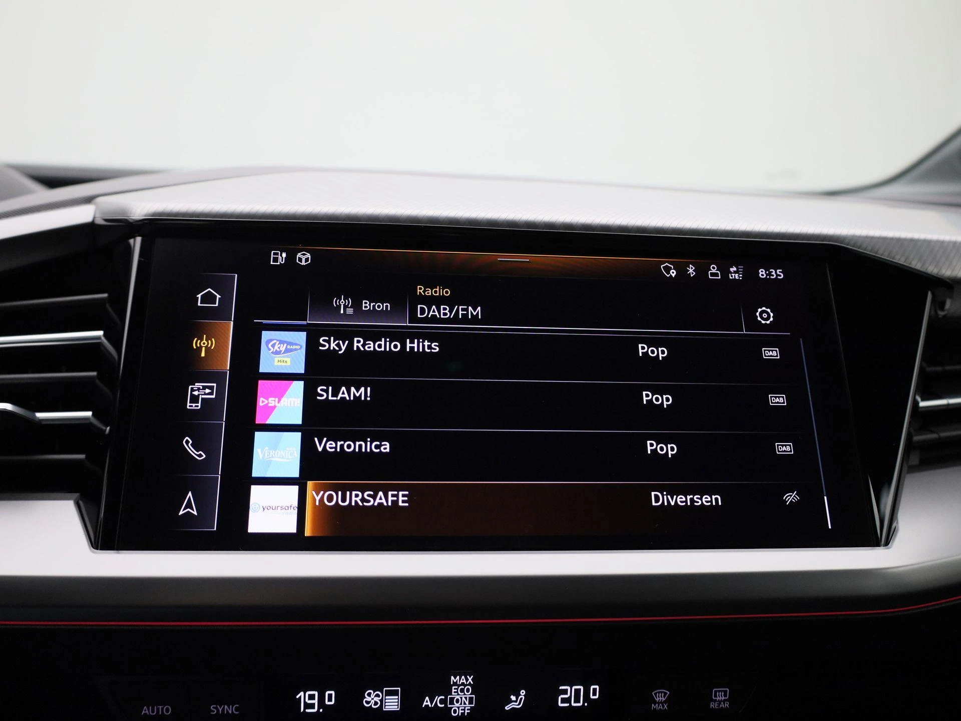 Audi-Q4 e-tron-image-21