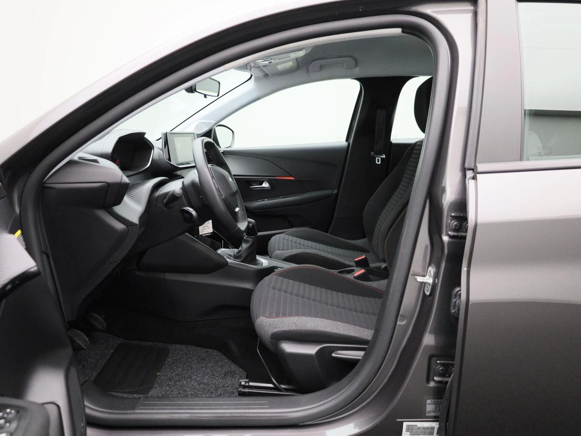 Peugeot-208-image-8
