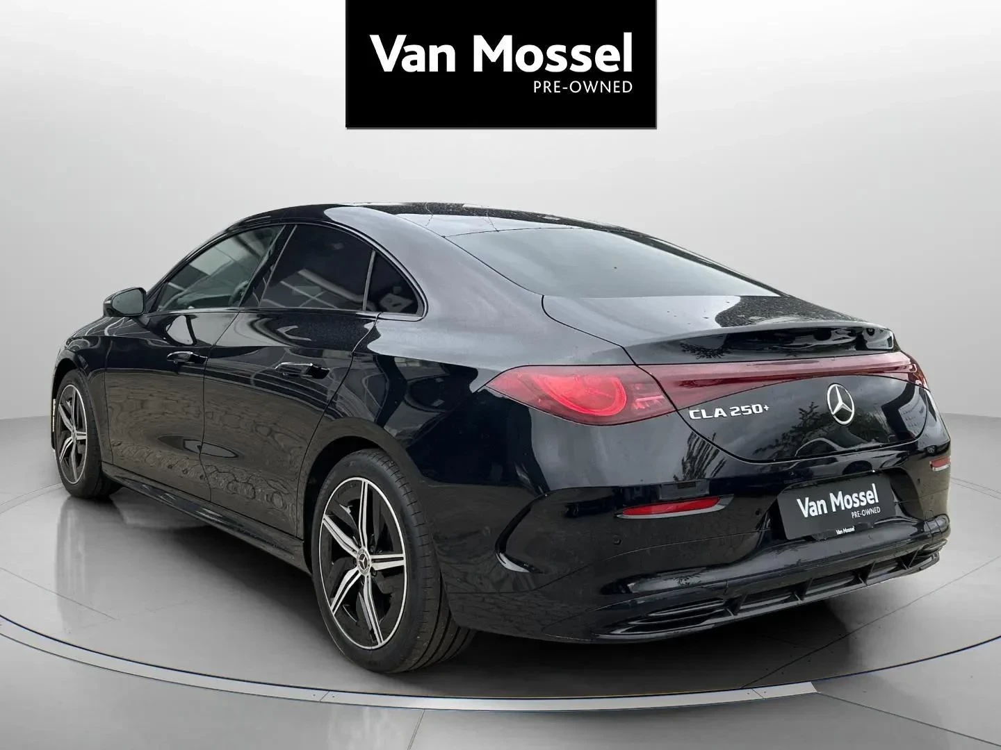 Mercedes-Benz-CLA-image-6