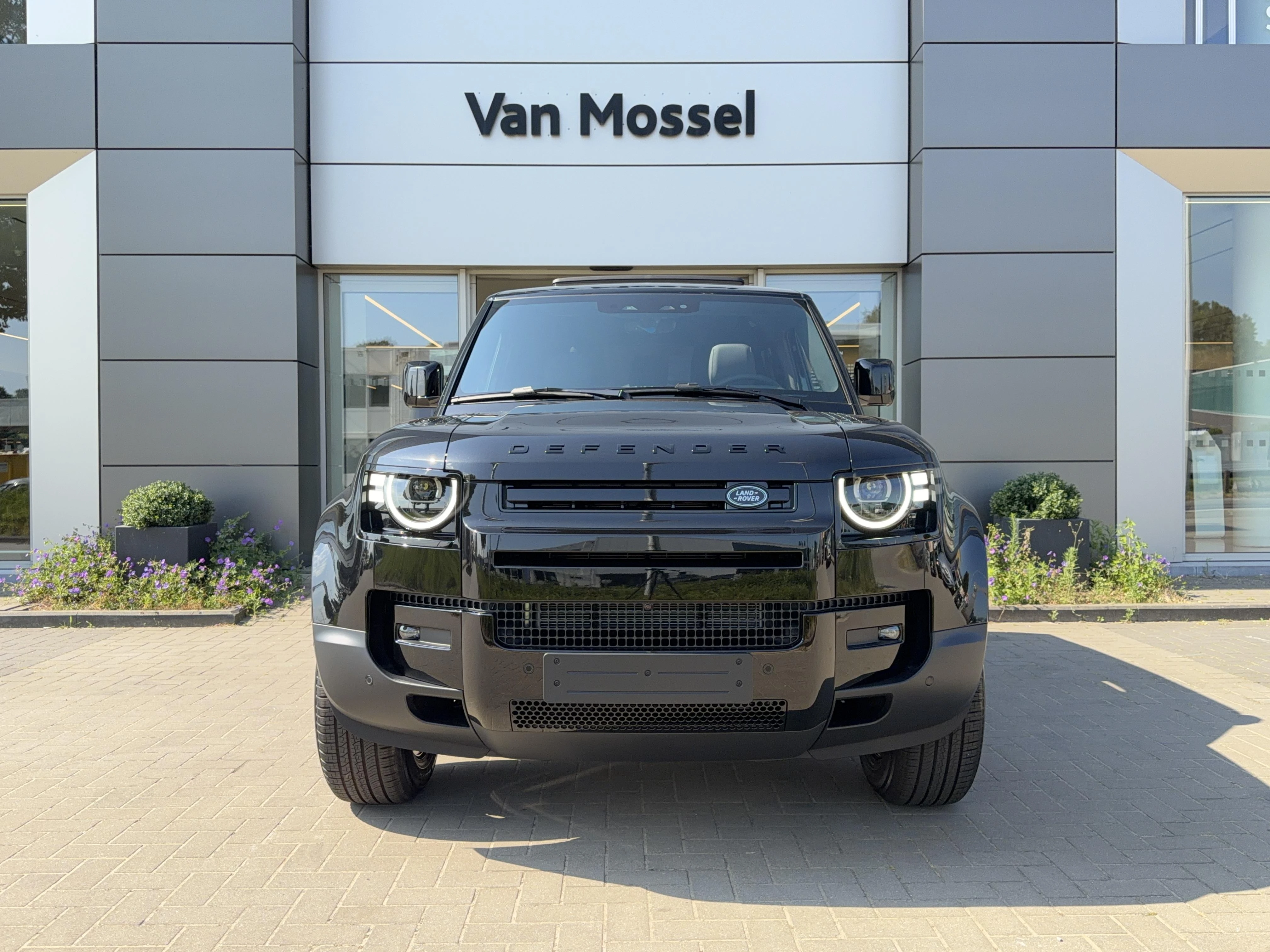 Land Rover Defender 90 D200 S AWD Auto. 26MY