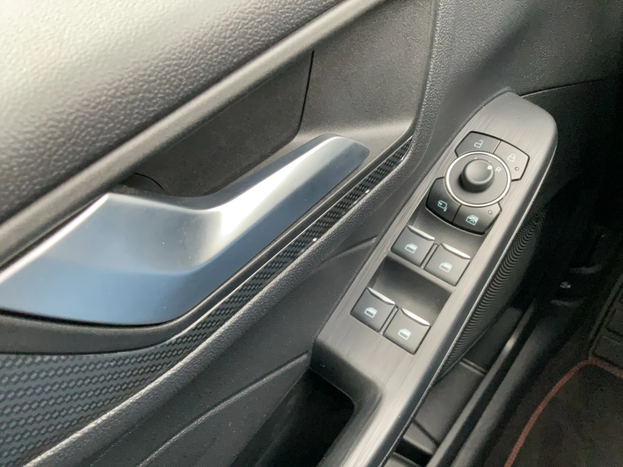 Ford Kuga ST-Line X*PANO*AHK*KAM*ACC*NAVI*SOUND-SYS.