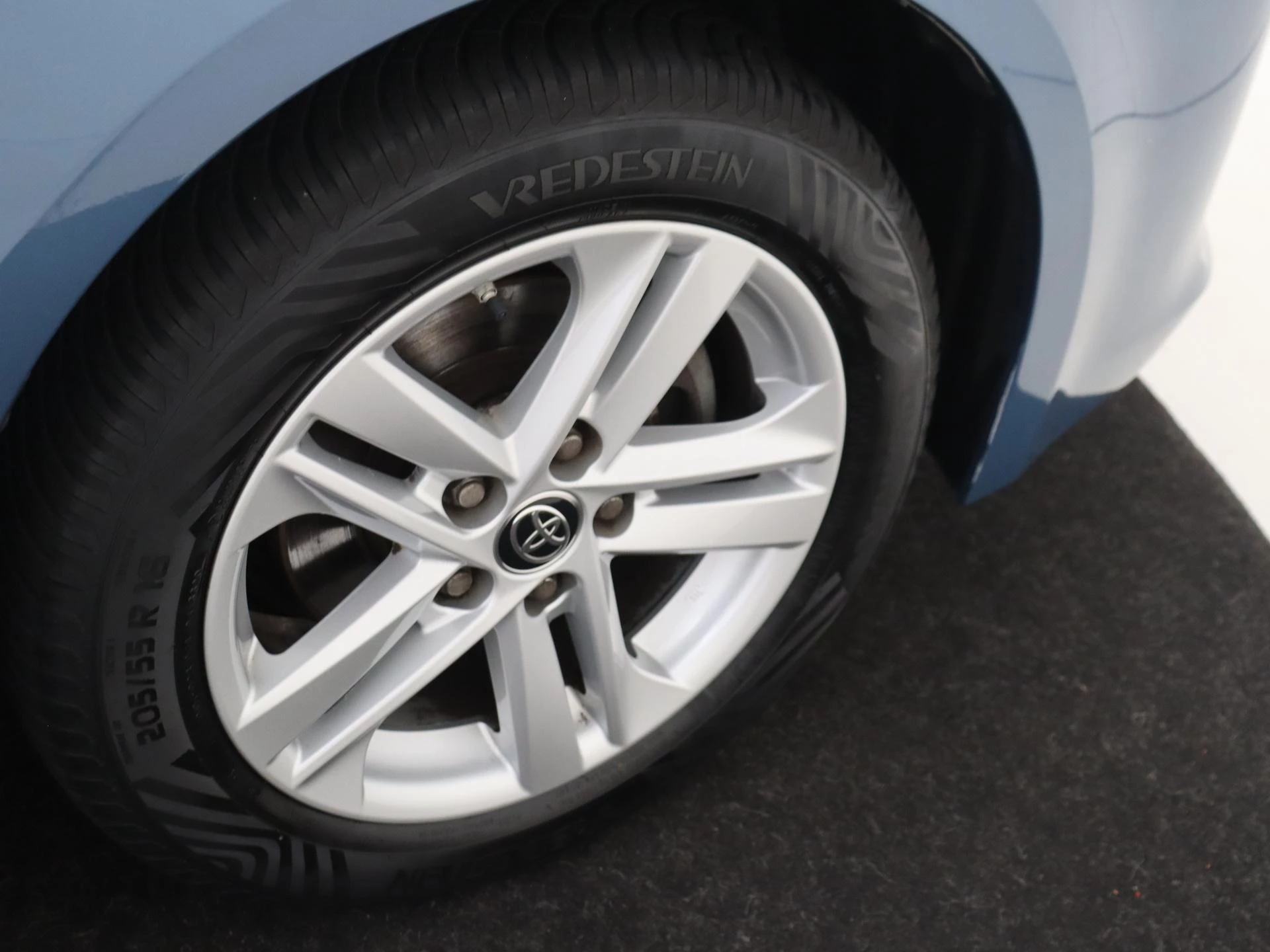 Toyota-Corolla Touring Sports-image-9
