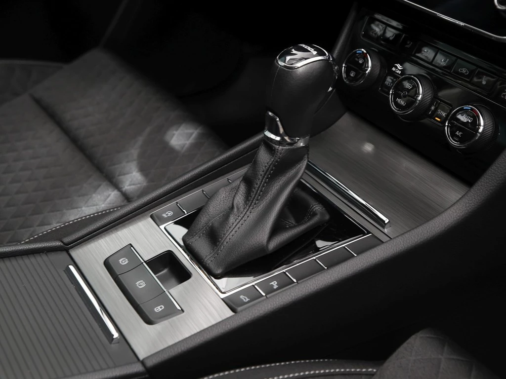 Škoda Superb Combi 1.5 TSI DSG Ambition Navi/SmartLink