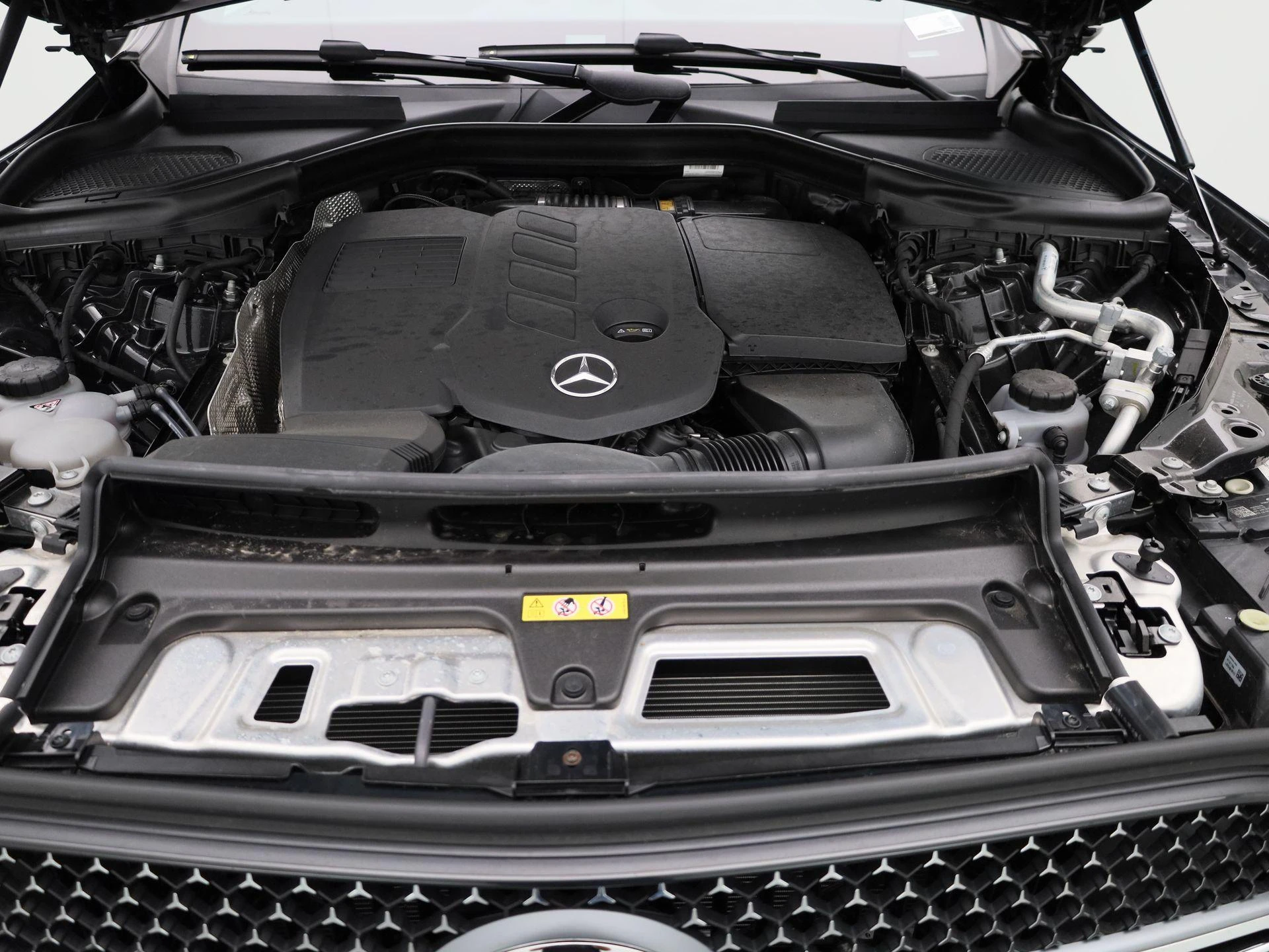 Mercedes-Benz-GLC-image-41