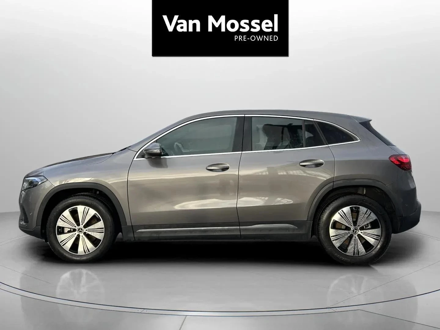 Mercedes-Benz-EQA-image-7