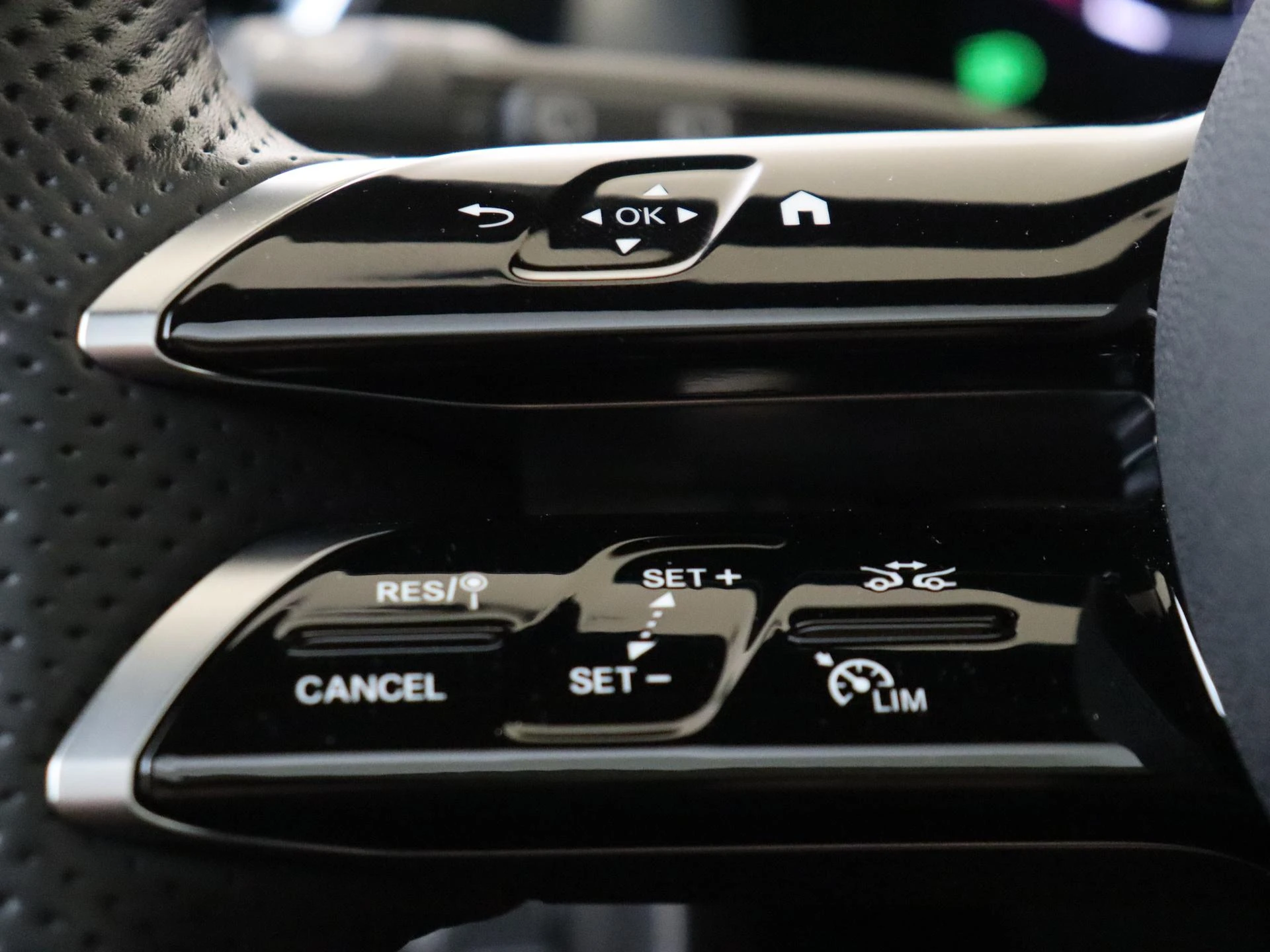 Mercedes-Benz-A-Klasse-image-14