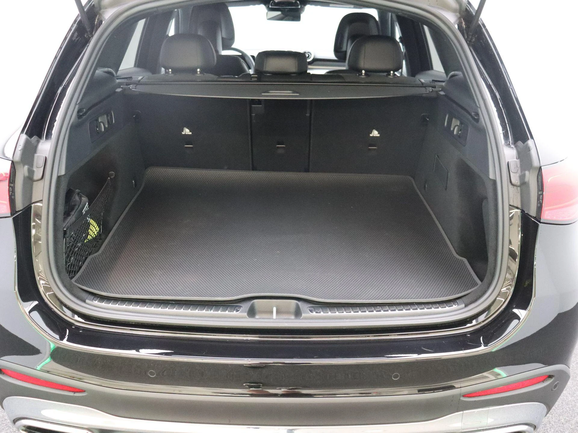 Mercedes-Benz-GLC-image-21