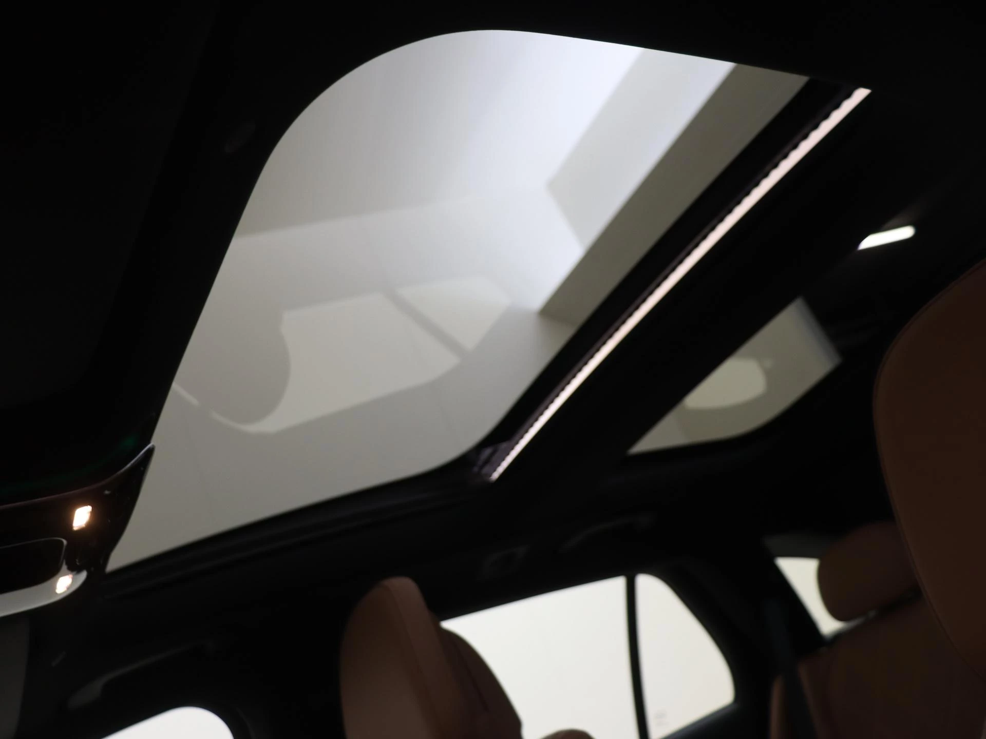 Mercedes-Benz-E-Klasse-image-26