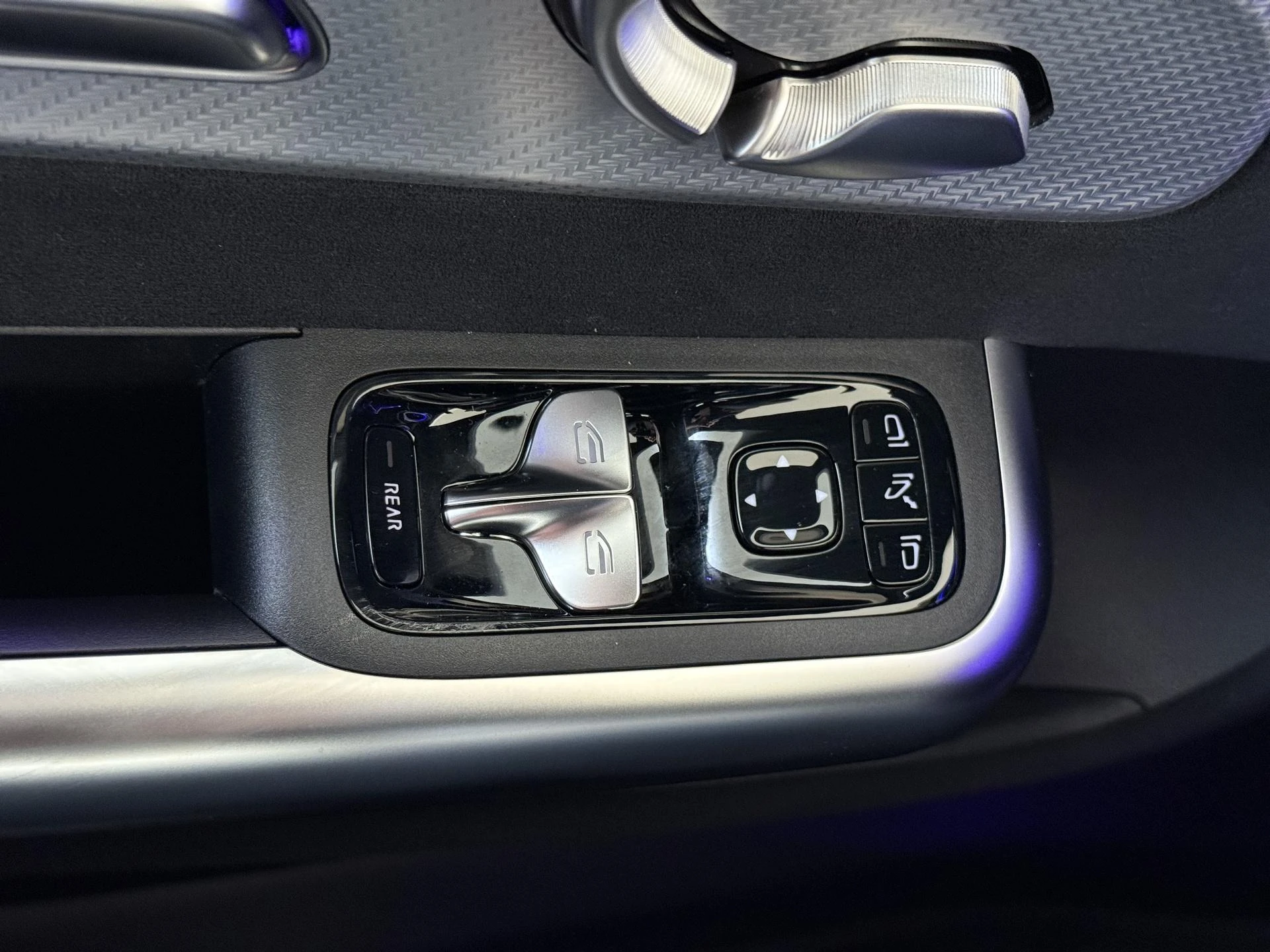 Mercedes-Benz-CLA-image-26