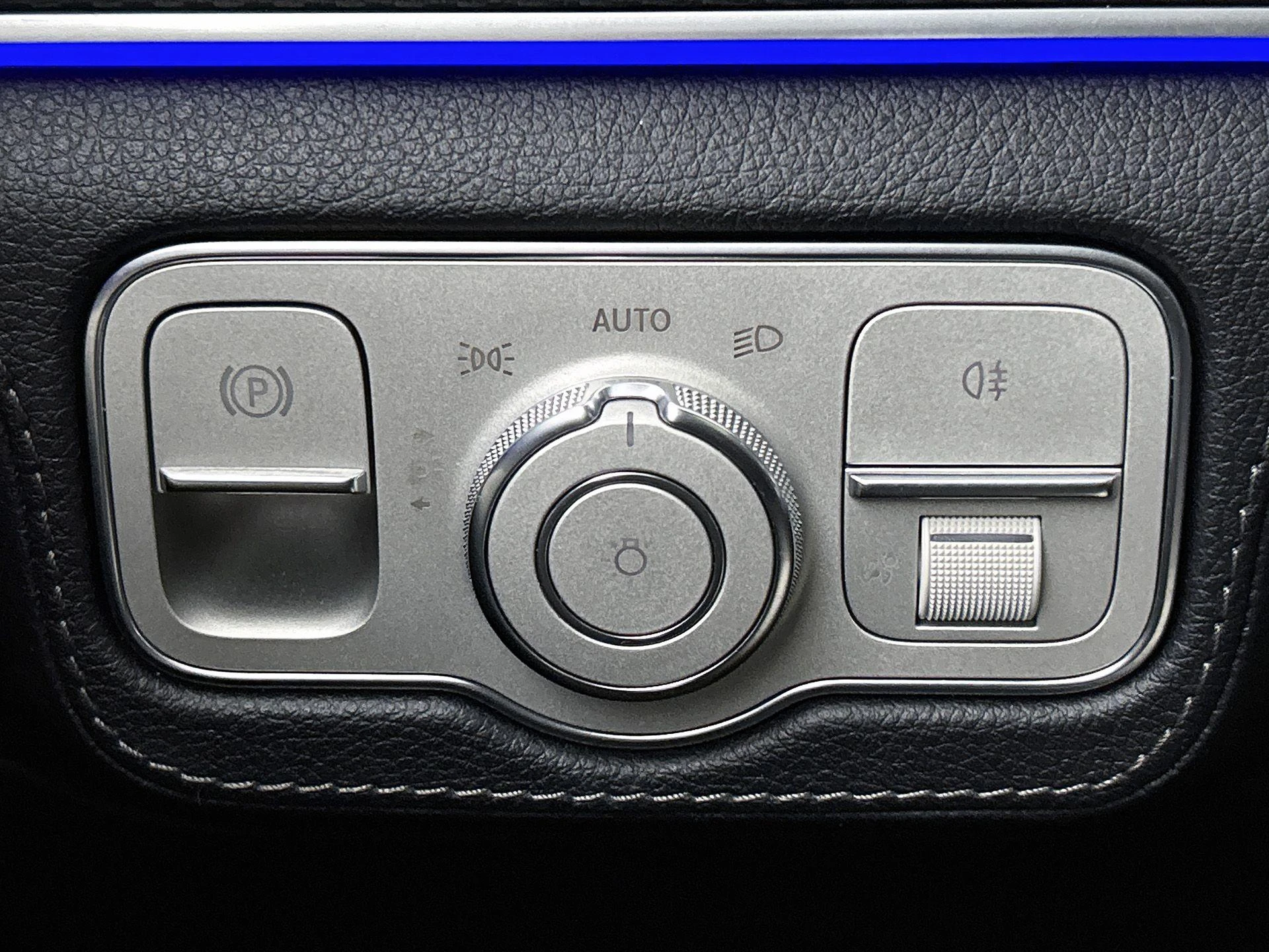 Mercedes-Benz-GLE-image-33