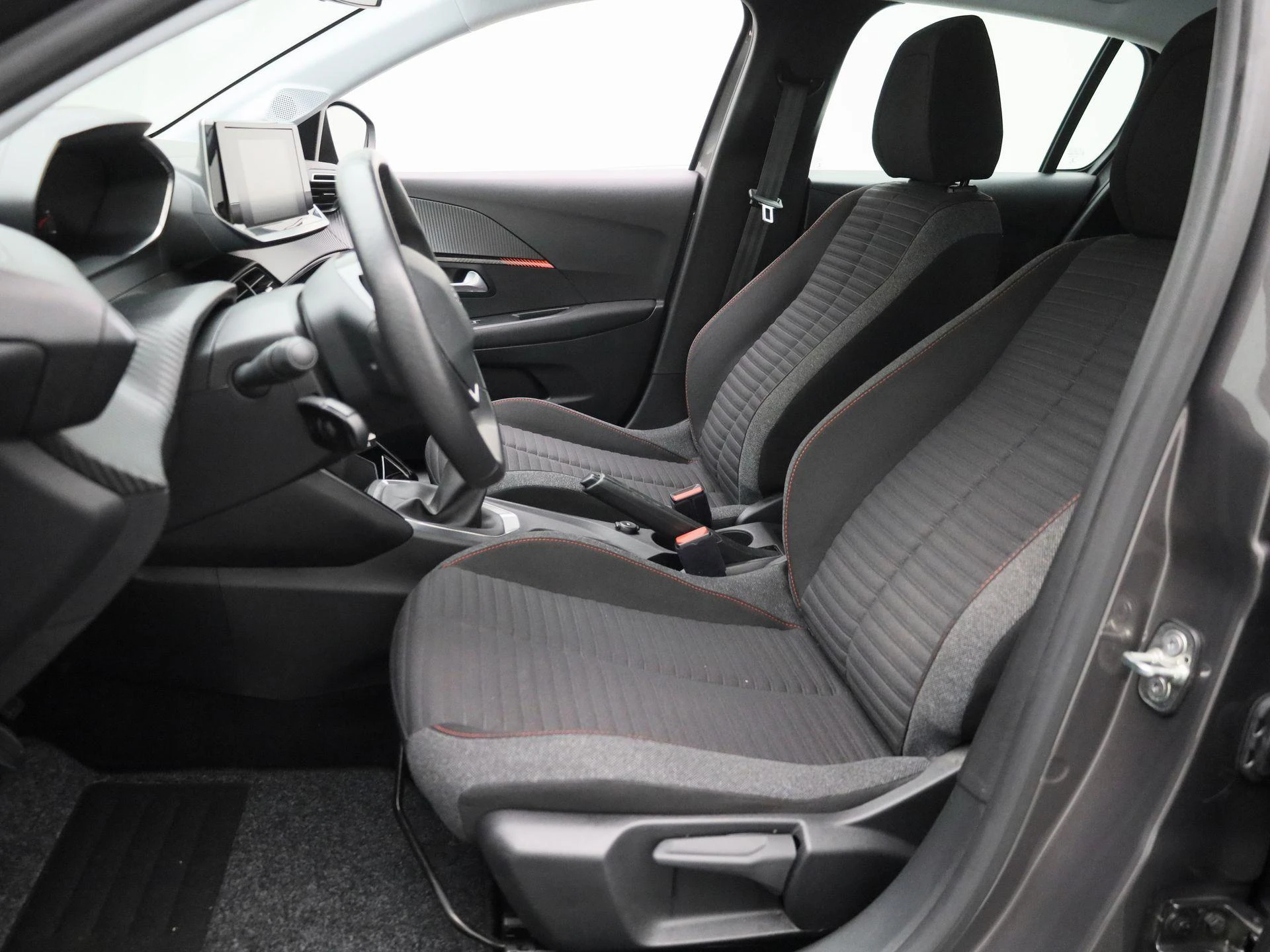 Peugeot-208-image-9