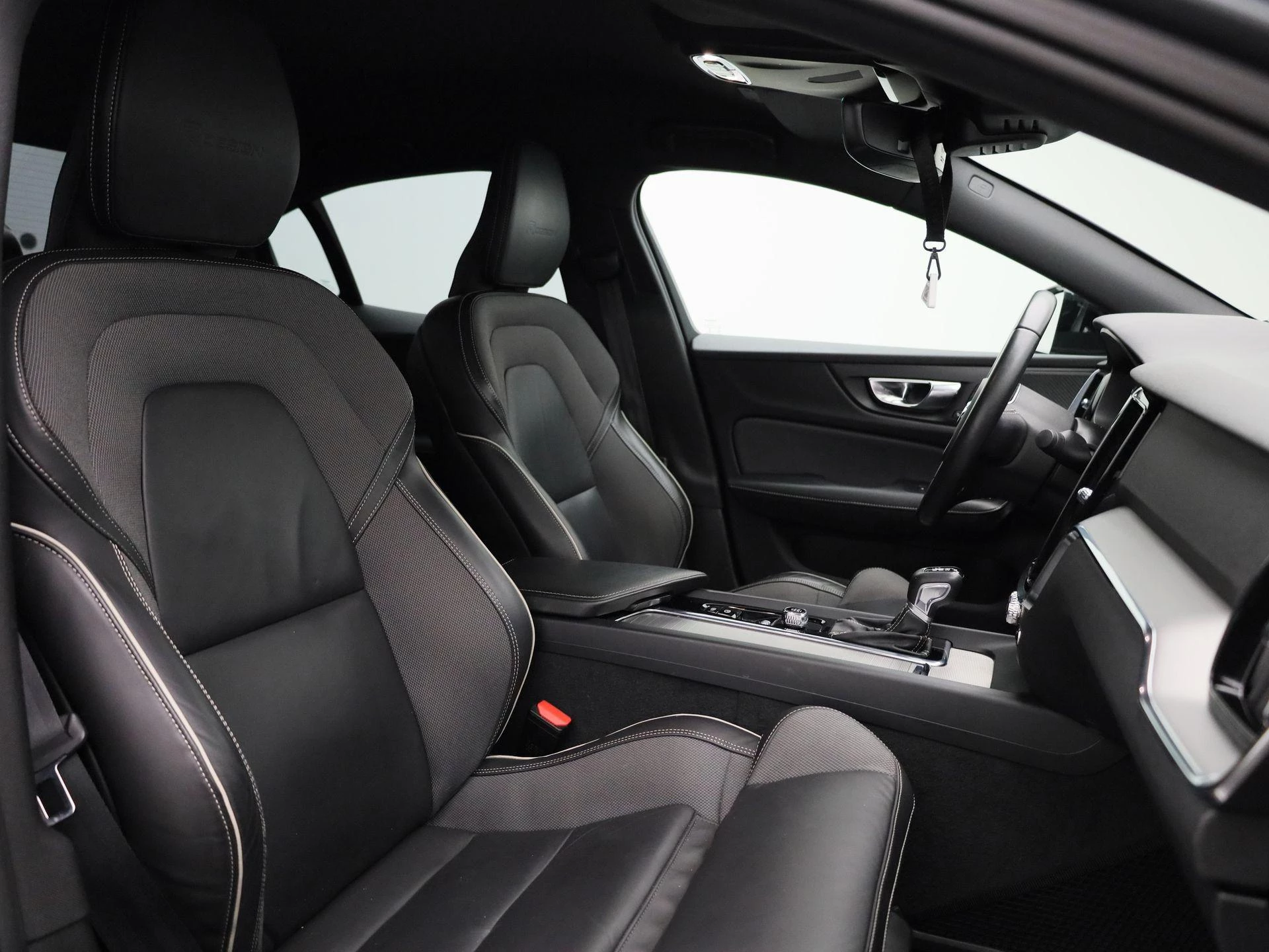 Volvo-S60-image-34