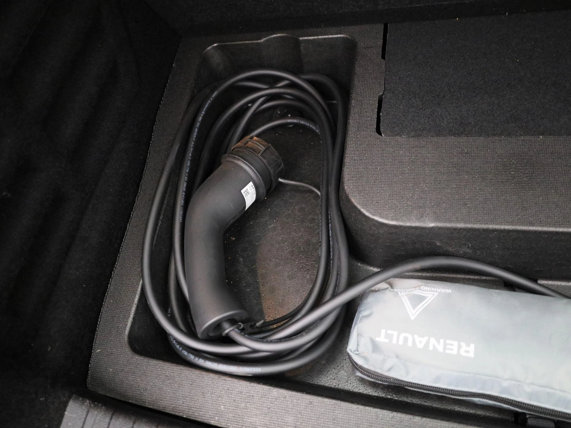 Renault-Megane E-Tech-image-42