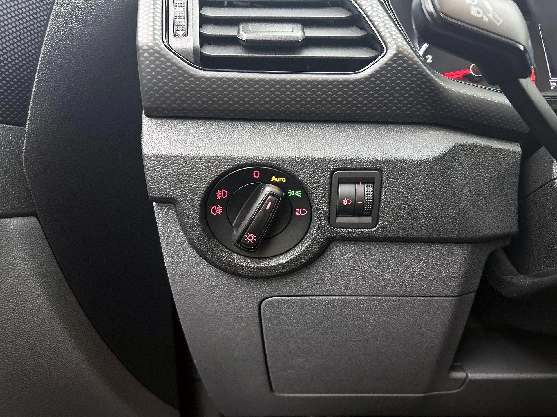Volkswagen-T-Cross-image-16