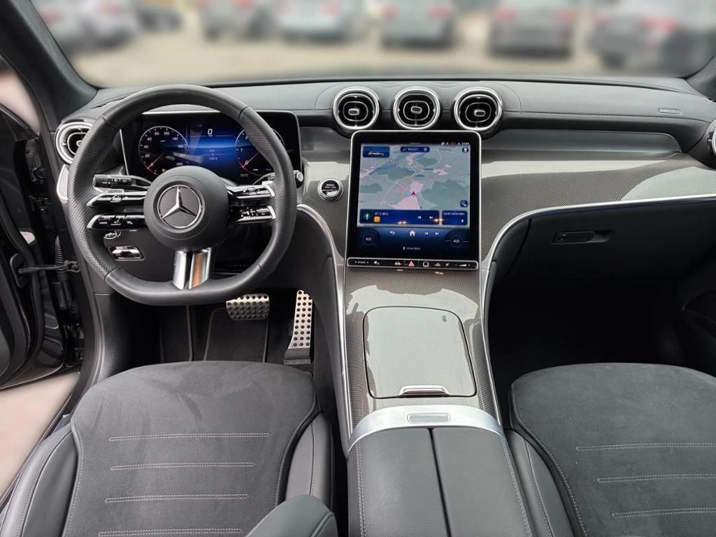 Mercedes-Benz-GLC 300 d-image-11