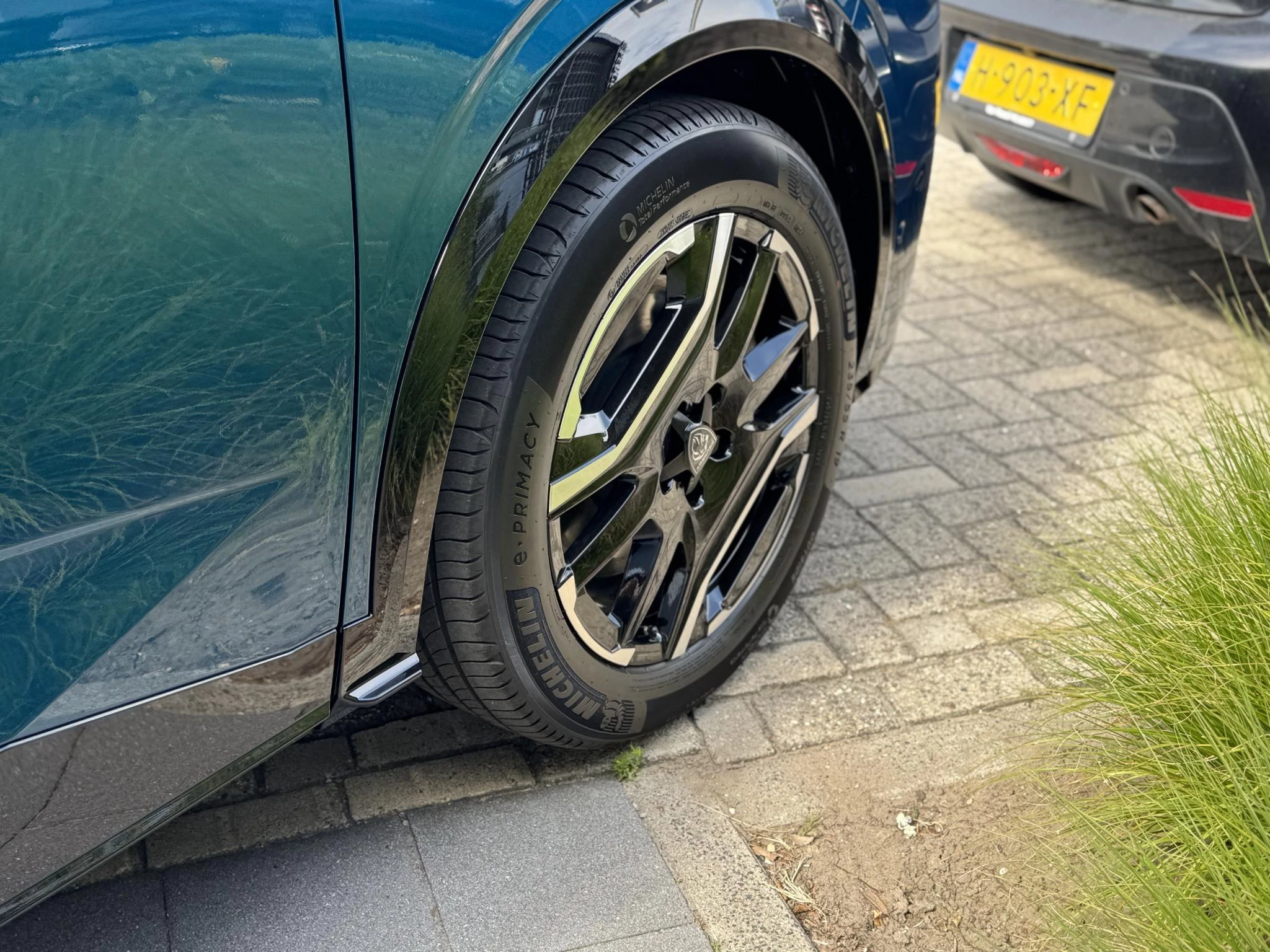 Peugeot e-3008 GT Long Range 230 97 kWh