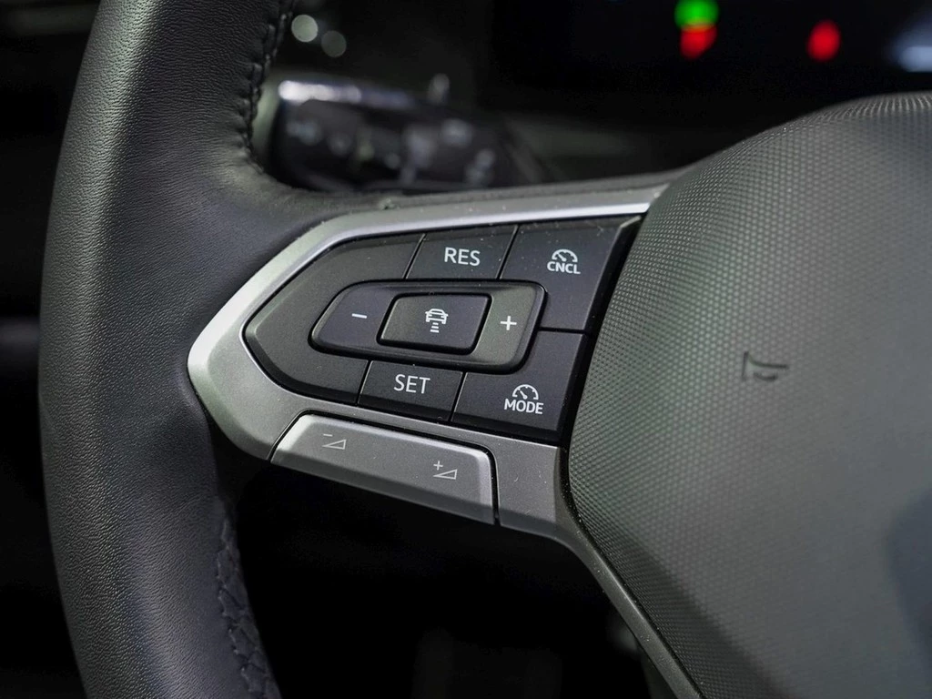 Volkswagen Tiguan 2,0 TDI DSG Goal,AHK,LED,360° Kamera Lenkrad/Sitzheizung,Climatronic,ALU