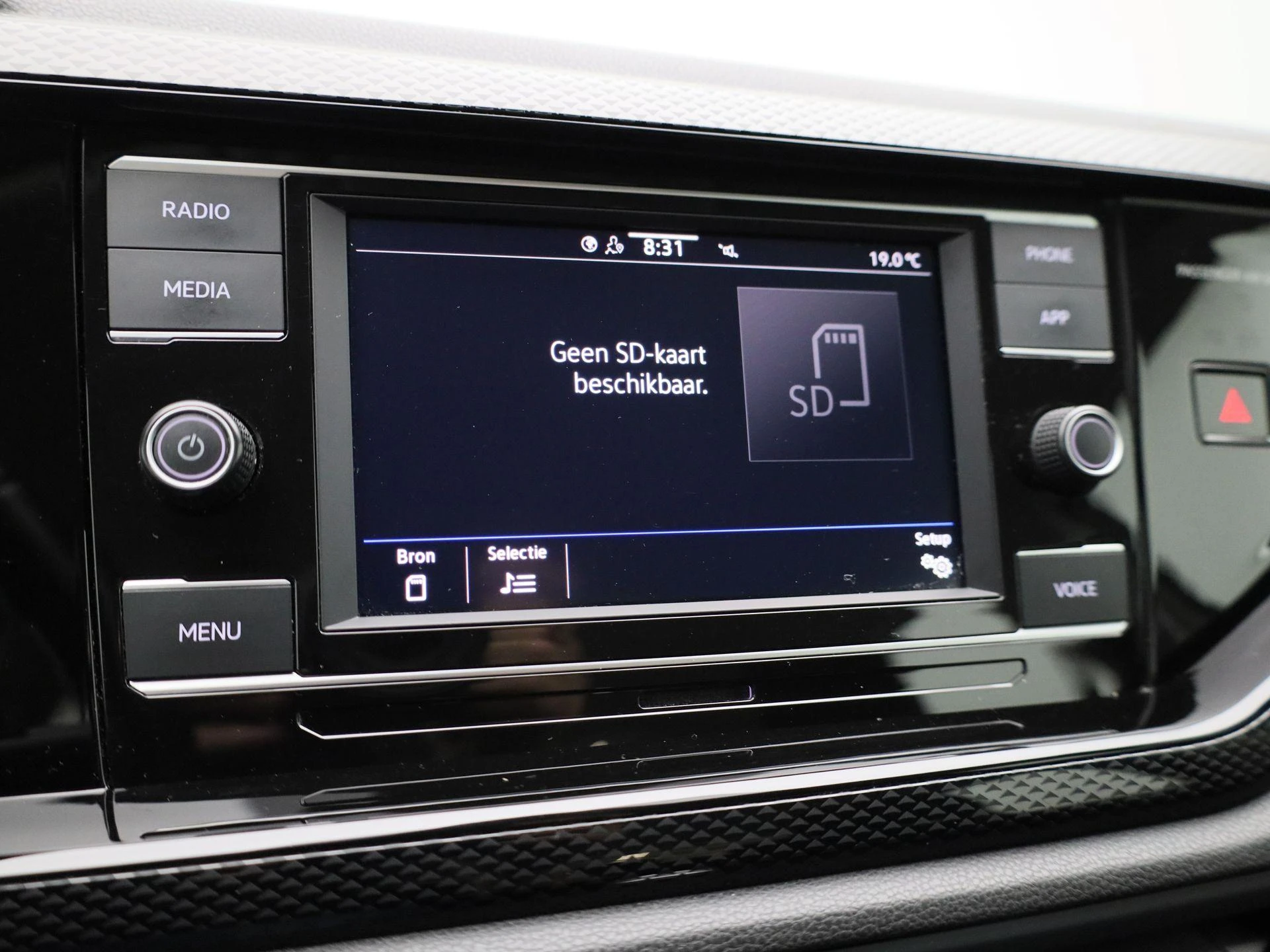 Volkswagen-Polo-image-19