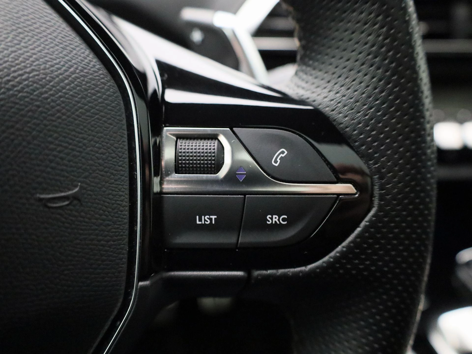 Peugeot-5008-image-18
