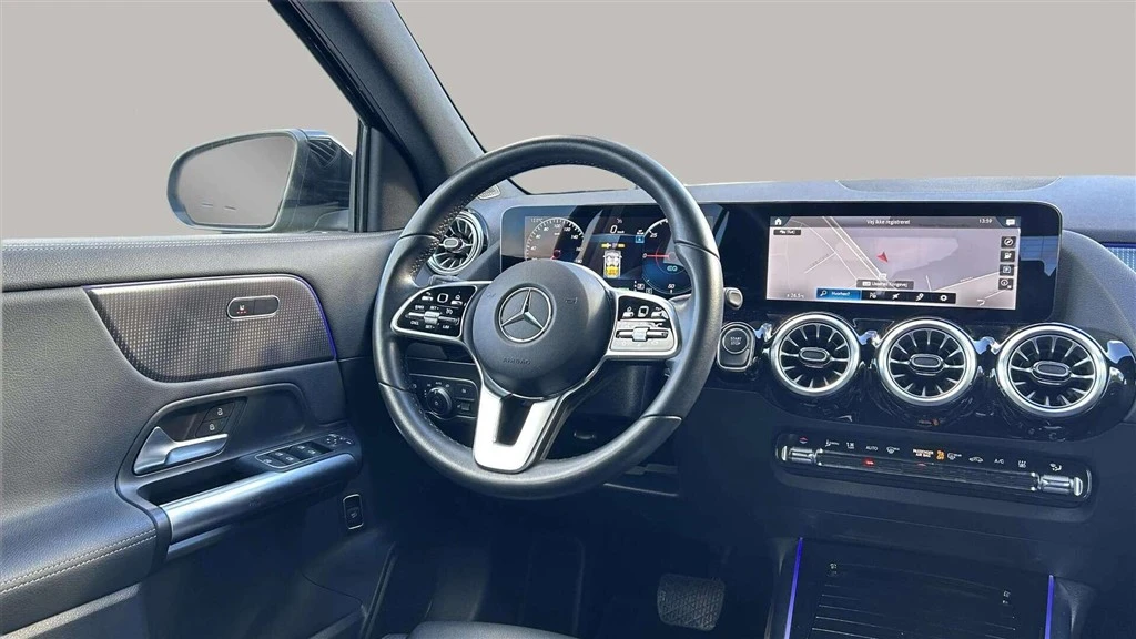 Mercedes-Benz-EQA-image-11