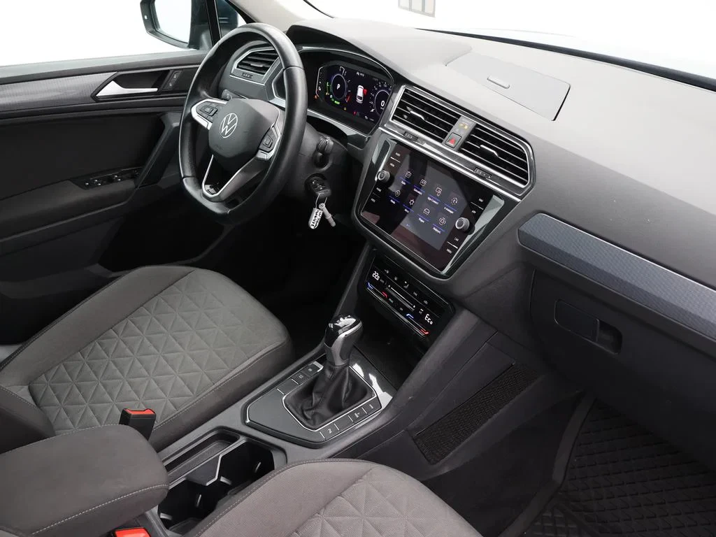 Volkswagen-Tiguan-image-2