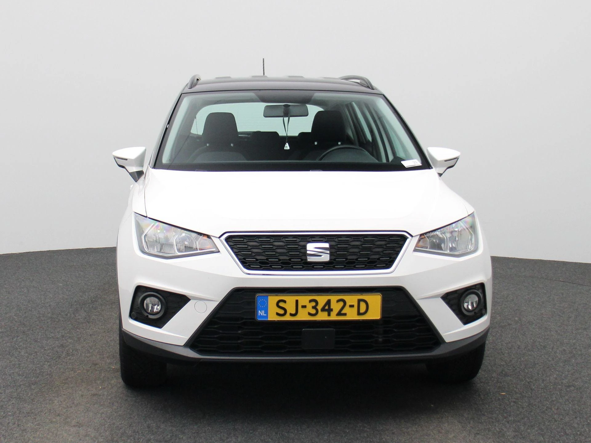 SEAT-Arona-image-2