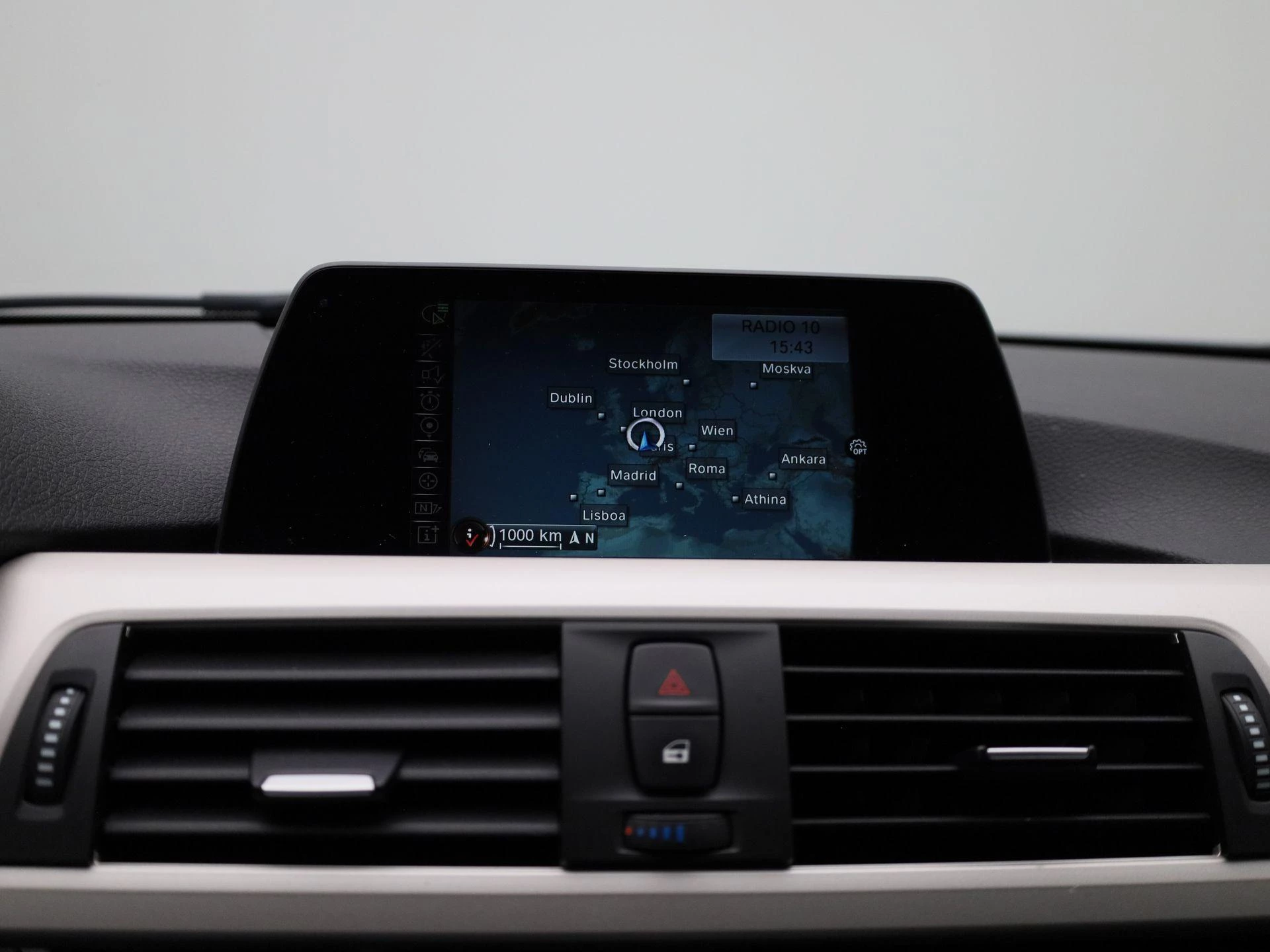 BMW-3 Serie-image-17