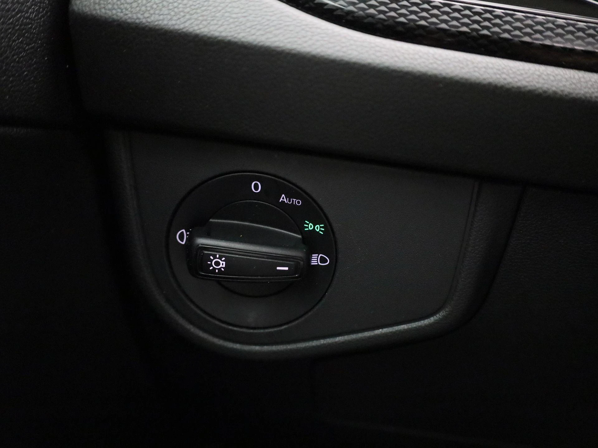 Volkswagen-Polo-image-18