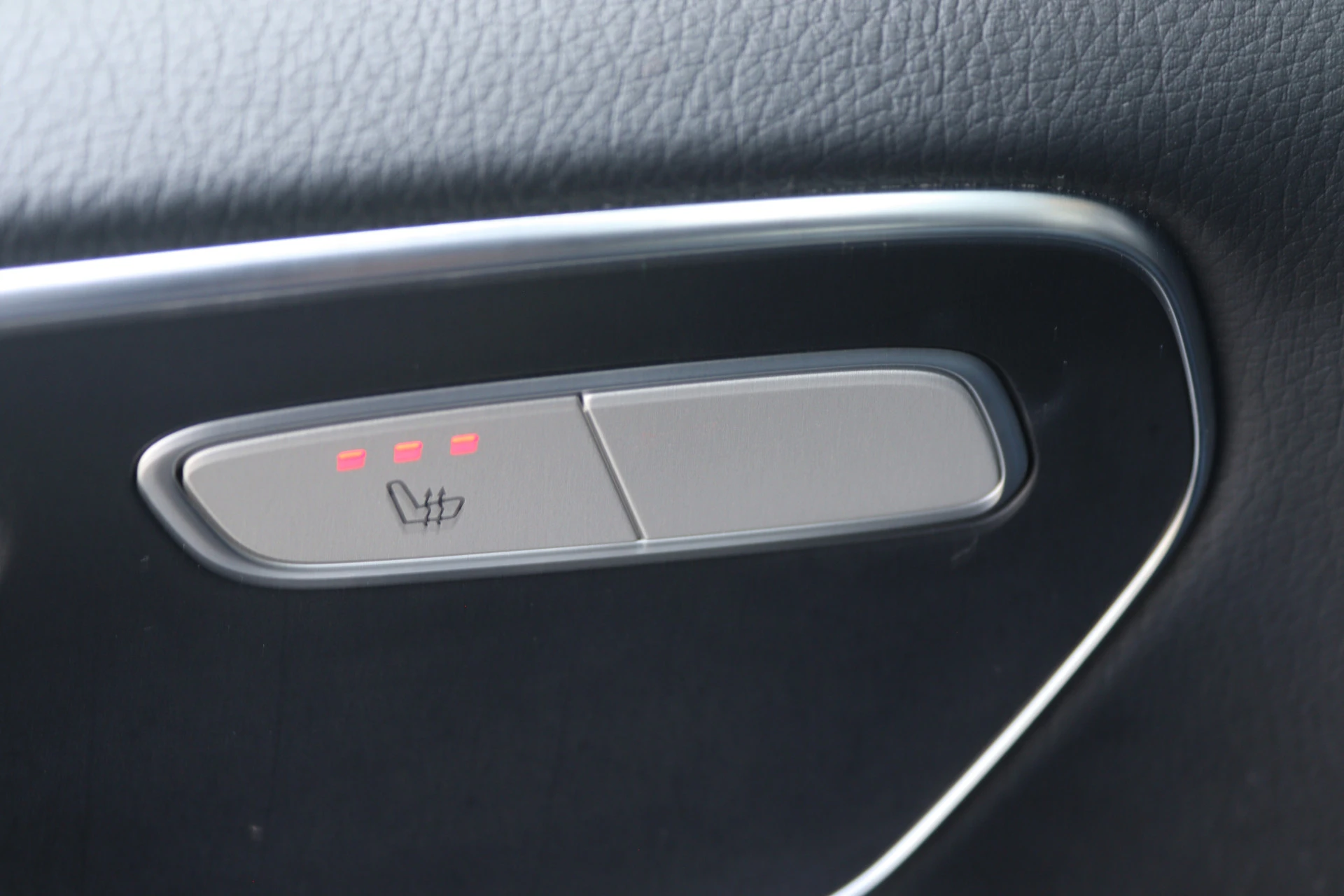 Mercedes-Benz-V-Klasse-image-16
