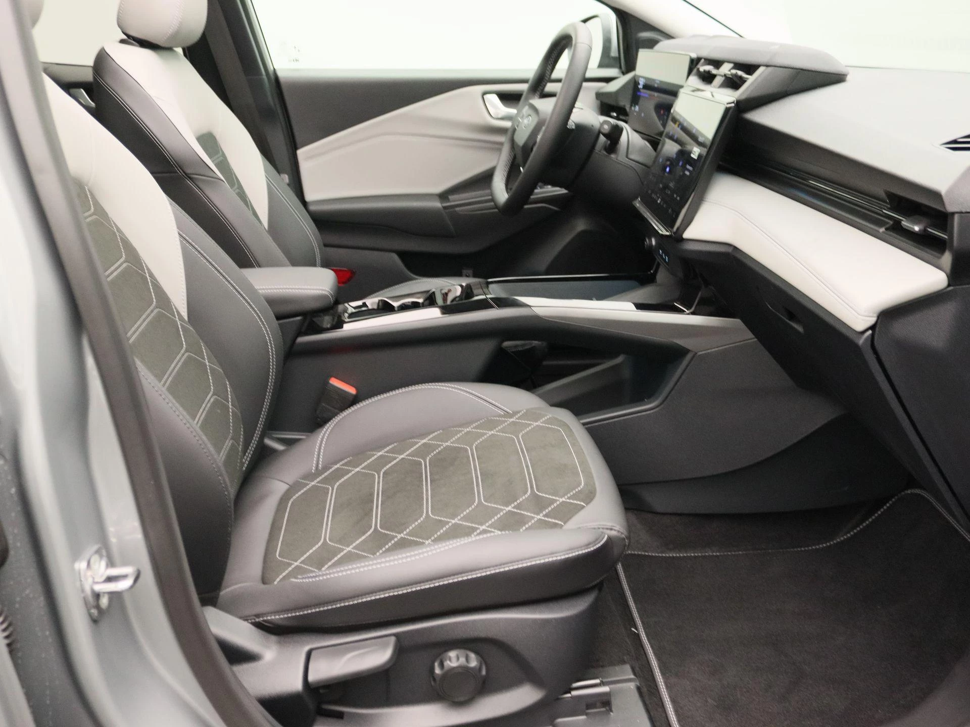 Ford-Puma Gen-E-image-25