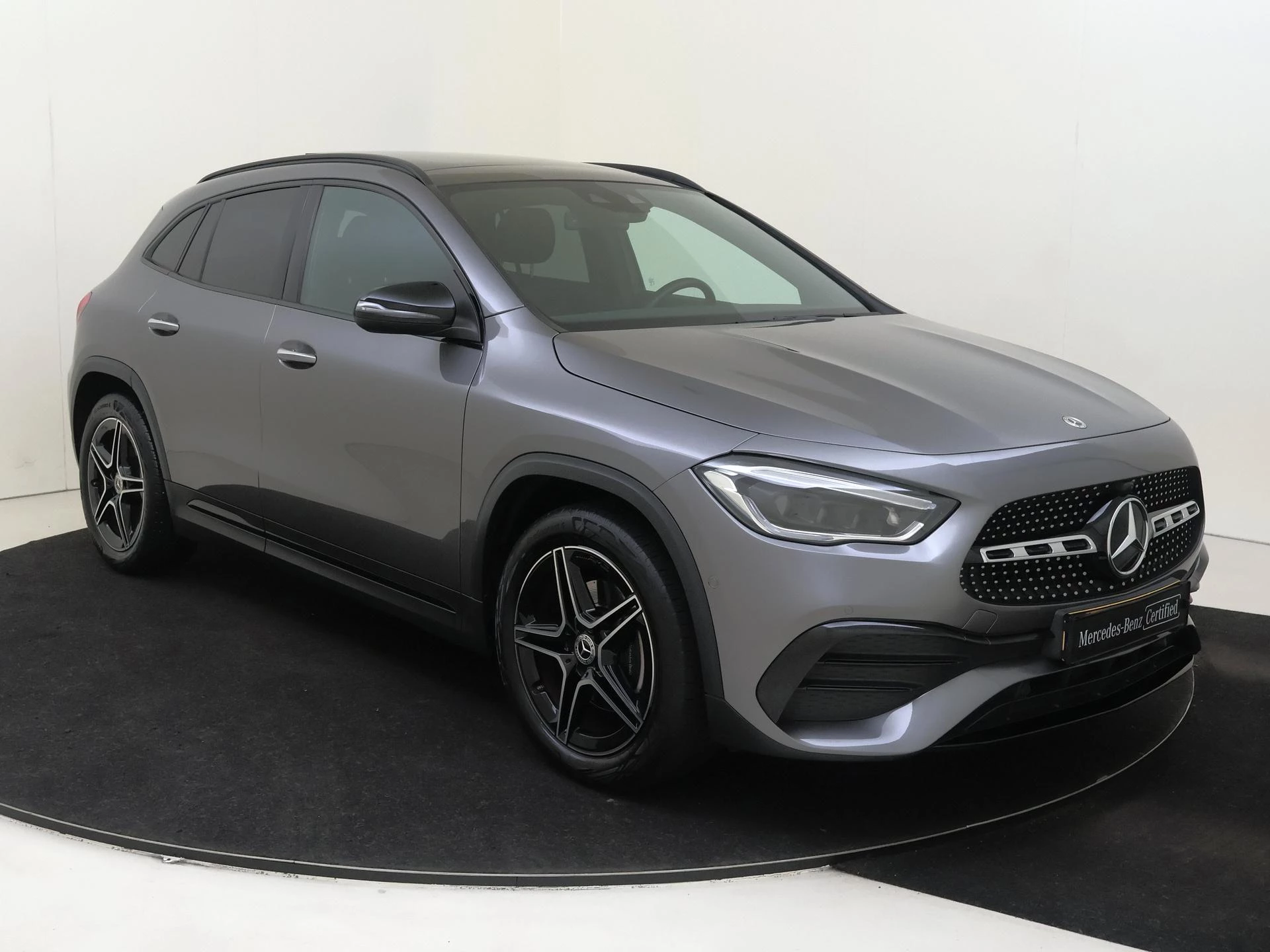 Mercedes-Benz-GLA-image-1