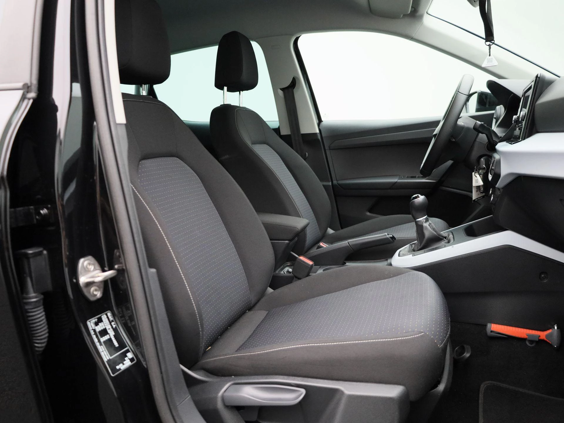 SEAT-Arona-image-31